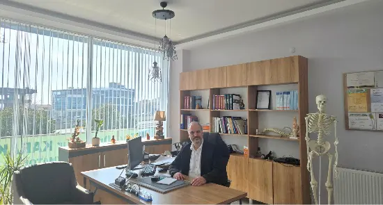 Clinic-provided photograph of Assoc. Prof. Dr Özgür Karakoyun