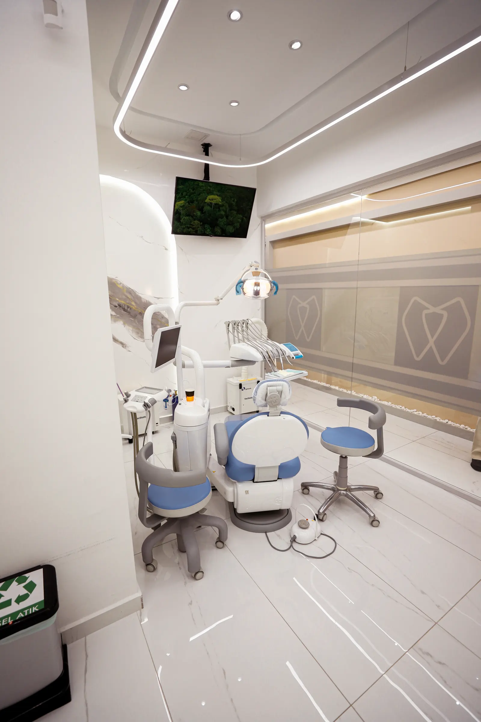Von der Klinik bereitgestelltes Foto von Defy Dent