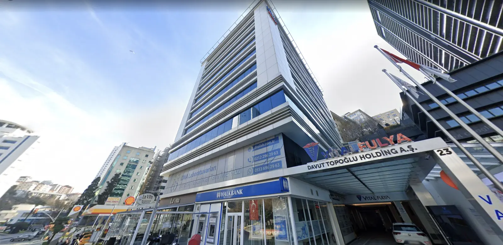 Clinic-provided photograph of Dr İsmail Çalıkoğlu
