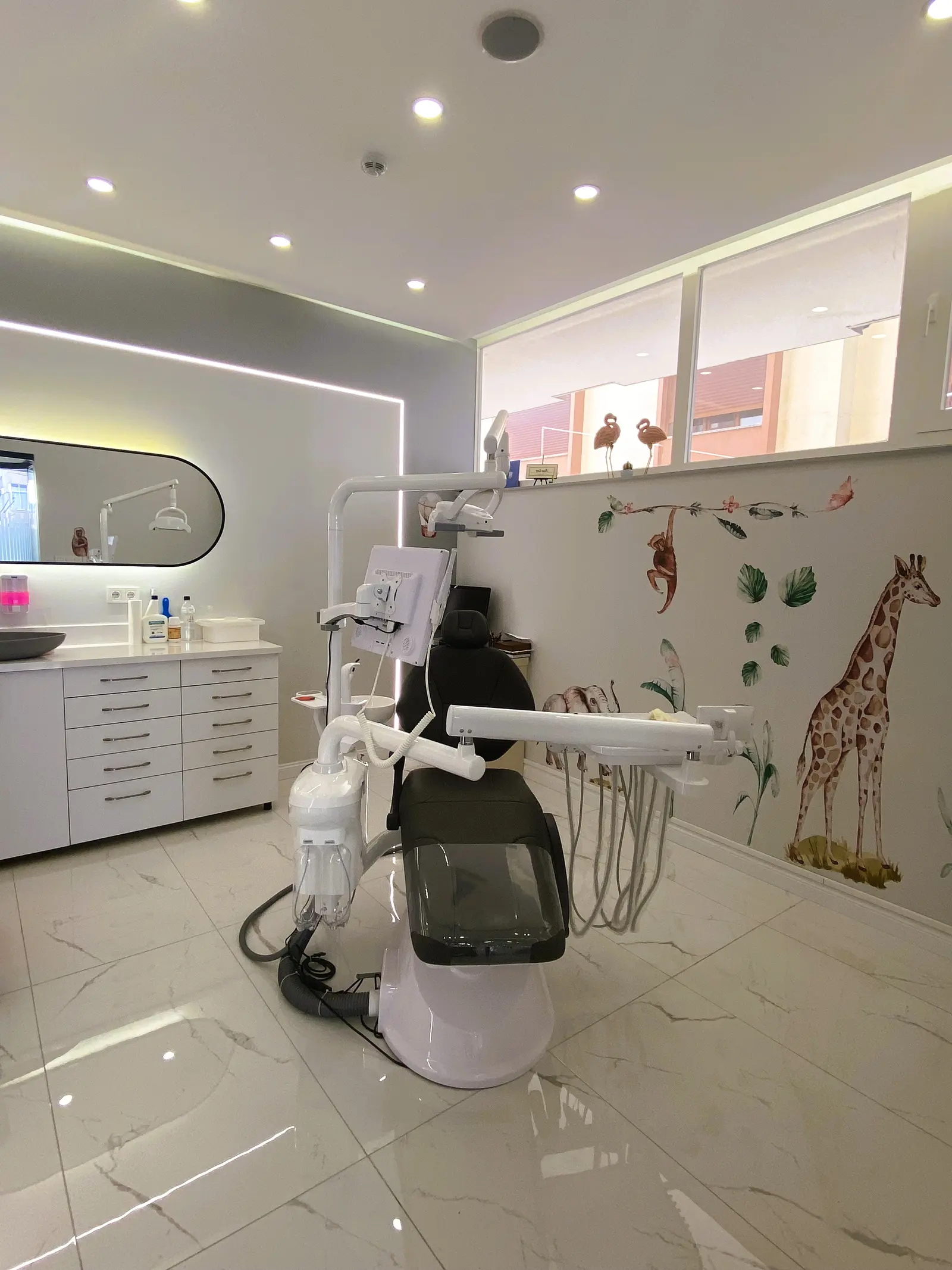 Clinic-provided photograph of Dr Ahmet Yenituran