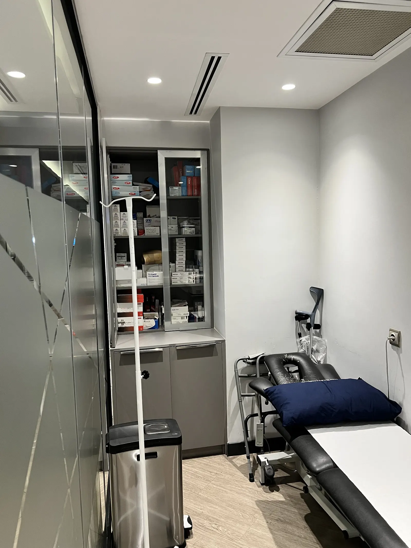 Clinic-provided photograph of Dr Hilmi Karadeniz