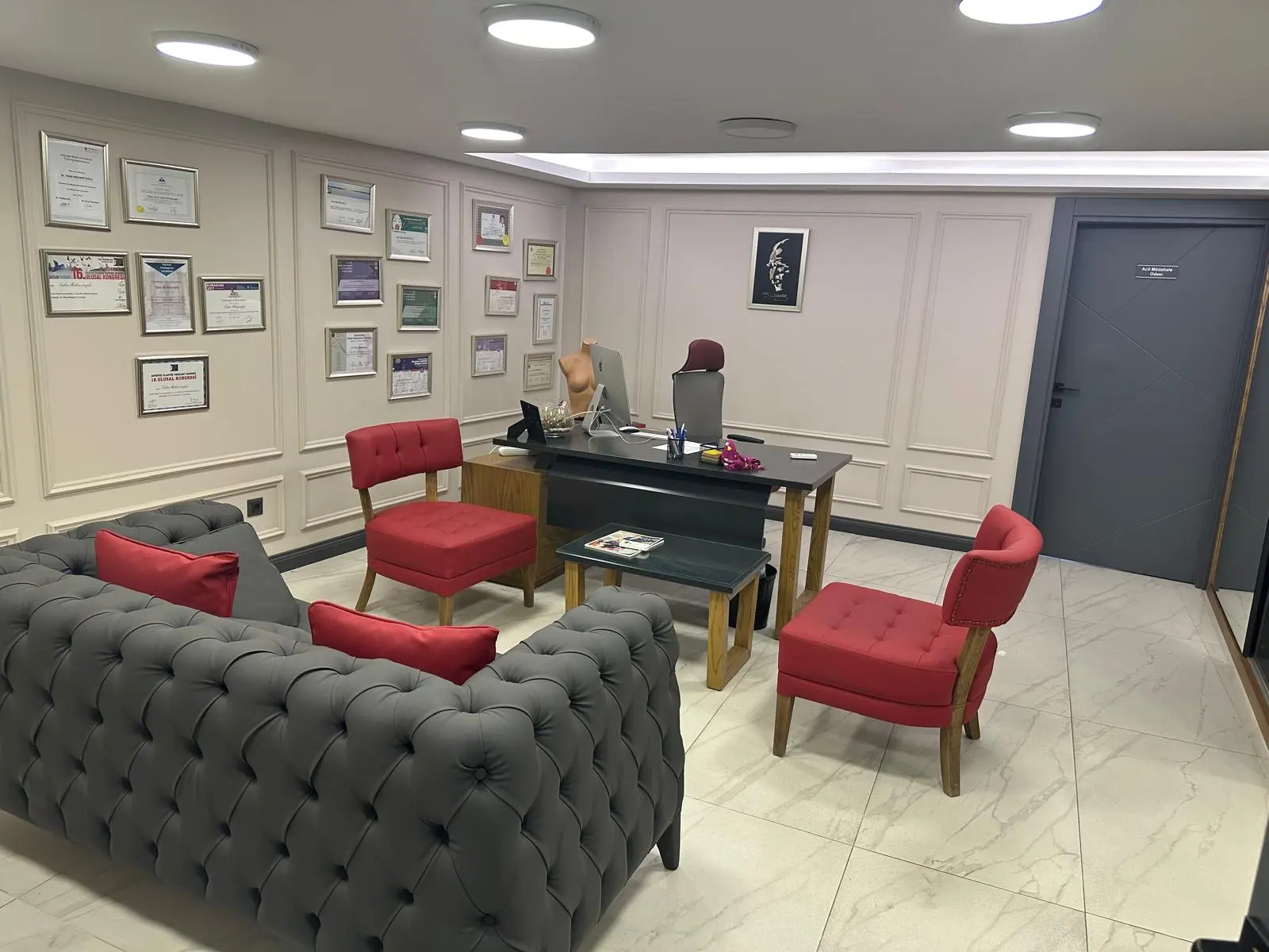 Clinic-provided photograph of Dr Taha Mehmetoğlu