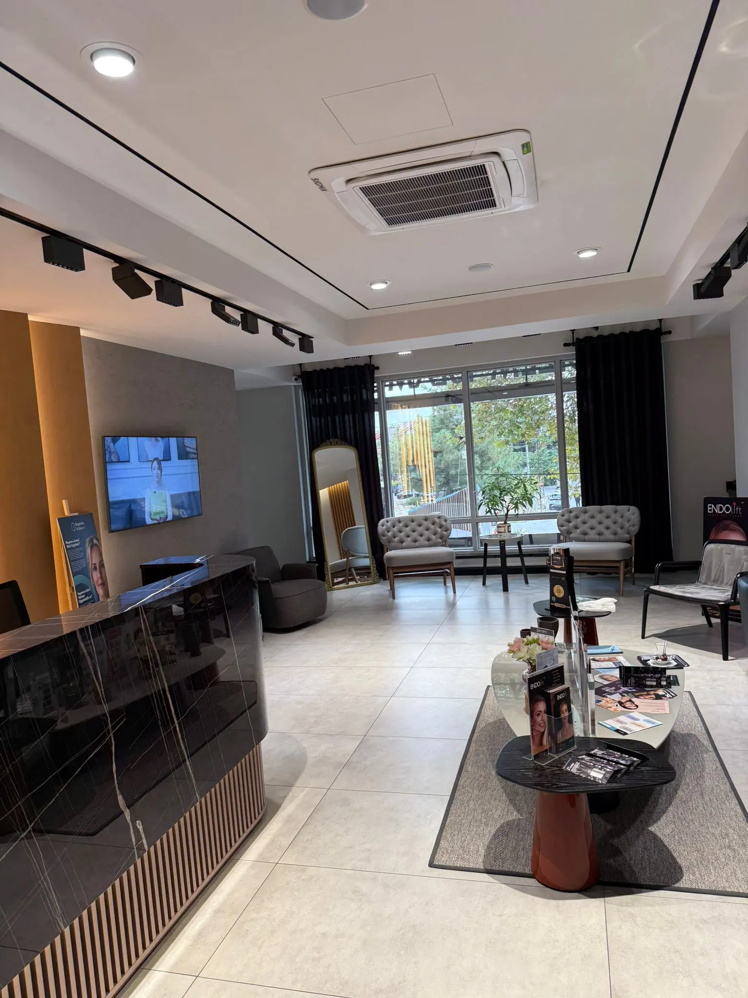 Clinic-provided photograph of Assoc. Prof. Dr Zeynep Gizem Kaya İslamoğlu