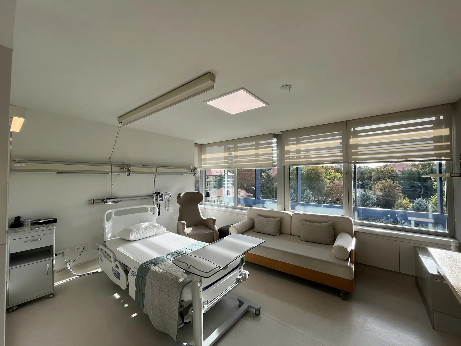 Clinic-provided photograph of Acıbadem Bayındır Kavaklıdere Hospital