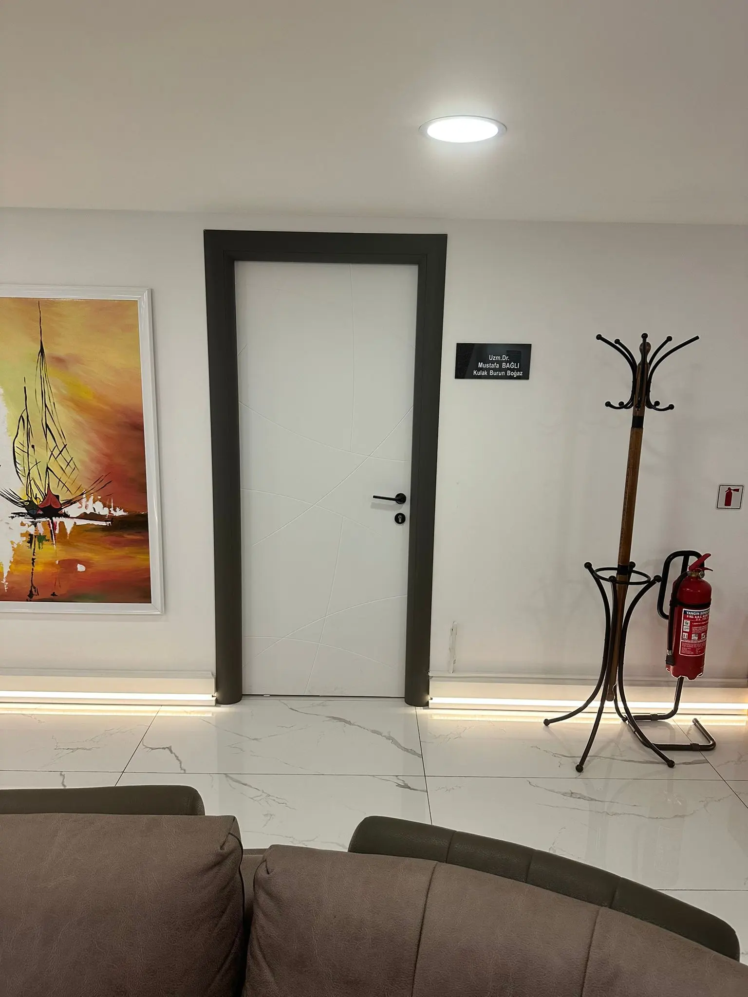 Clinic-provided photograph of Dr Mustafa Bağlı