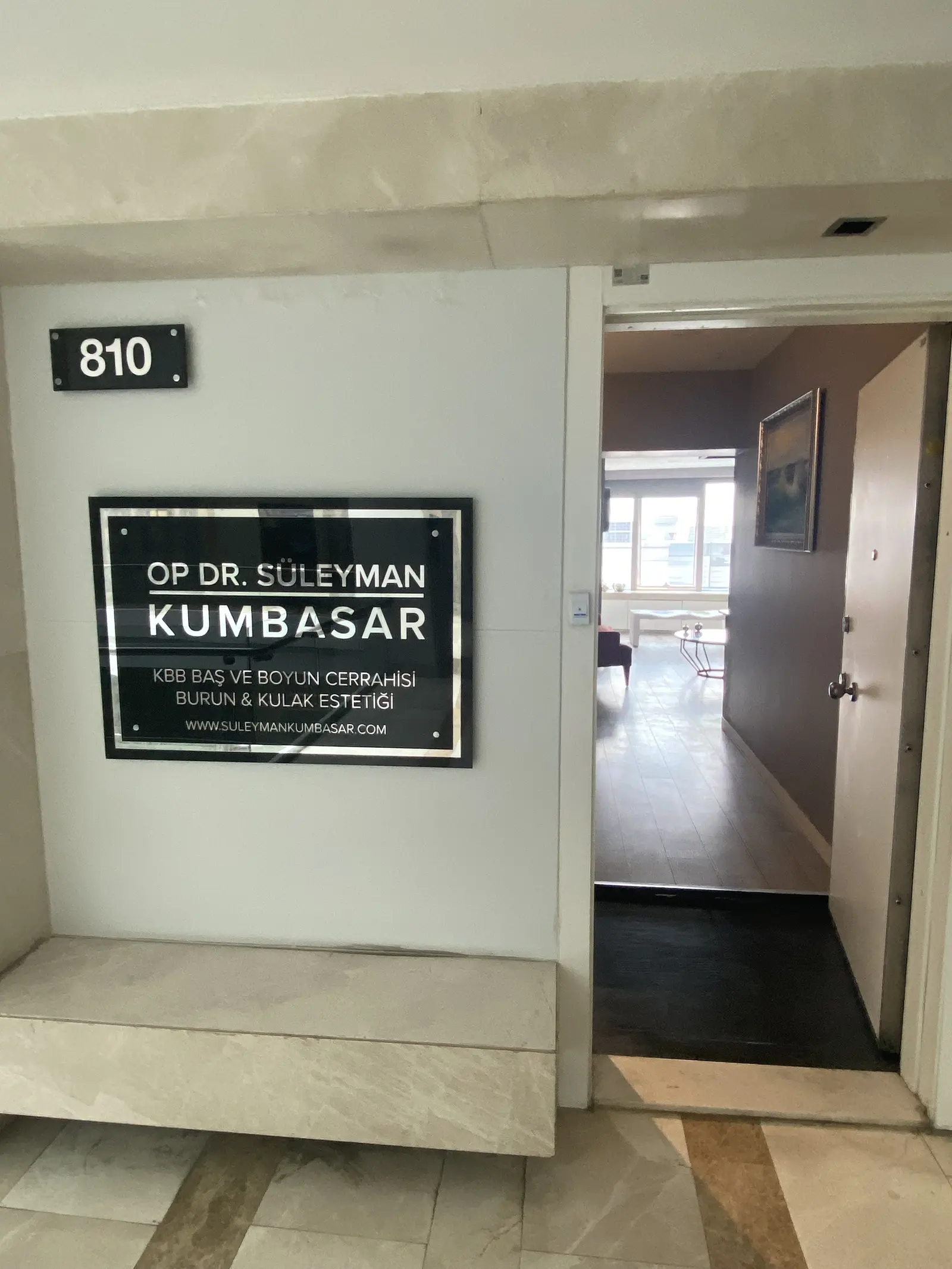 Clinic-provided photograph of Dr Süleyman Kumbasar