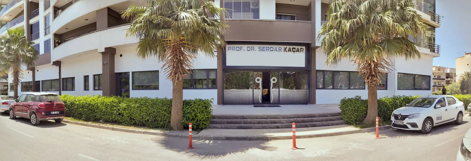 Clinic-provided photograph of Prof. Dr Hilmi Serdar Kaçar