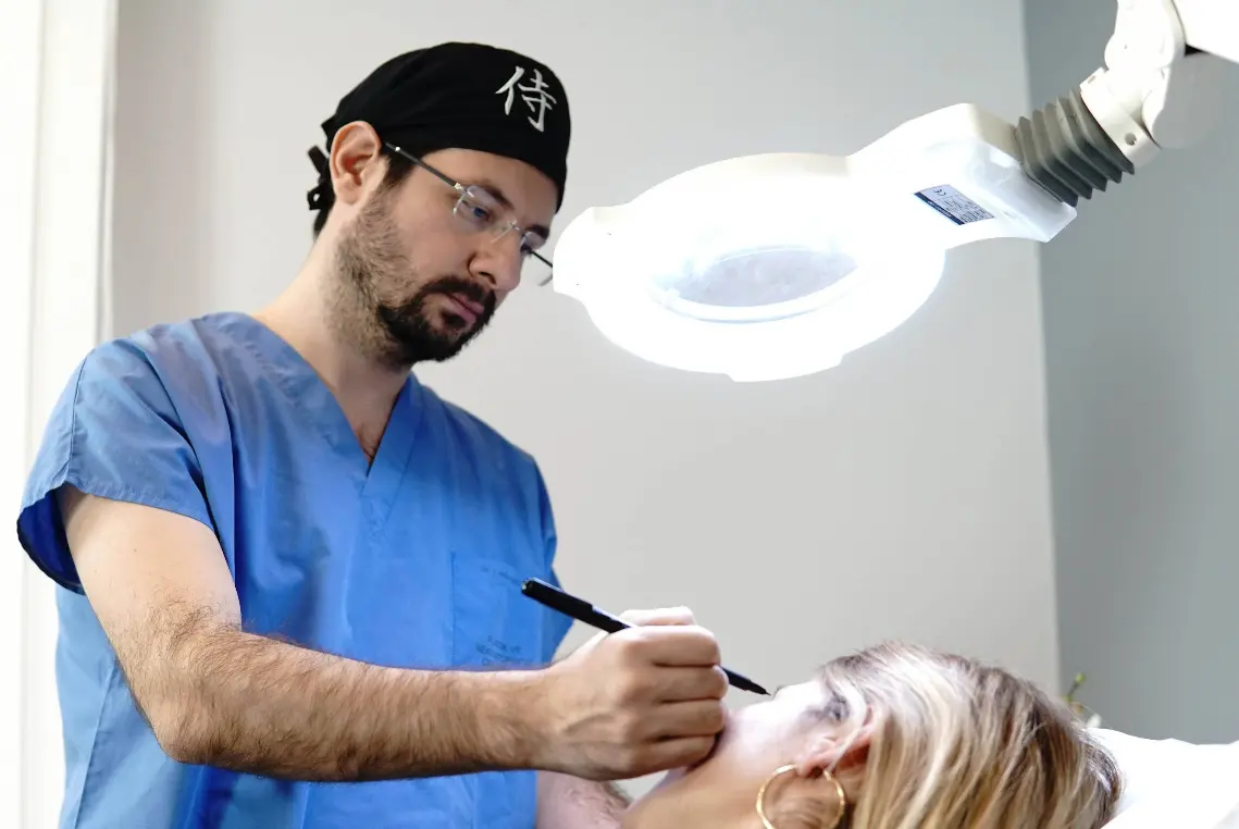 Von der Klinik bereitgestelltes Foto von Dr. Tevfik Candan Mezili