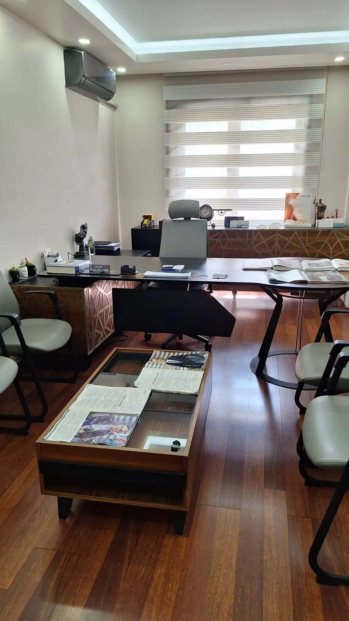 Clinic-provided photograph of Prof. Dr Serdar Öztürk