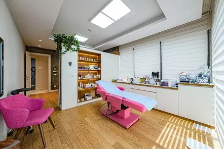 Von der Klinik bereitgestelltes Foto von Dr. Ayşegül Girgin