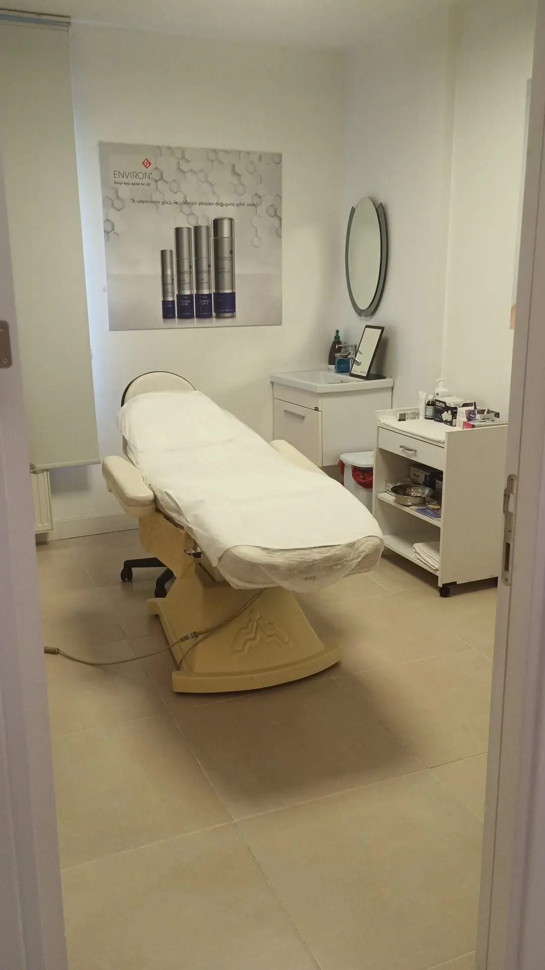 Clinic-provided photograph of Dr Eser Aydoğdu