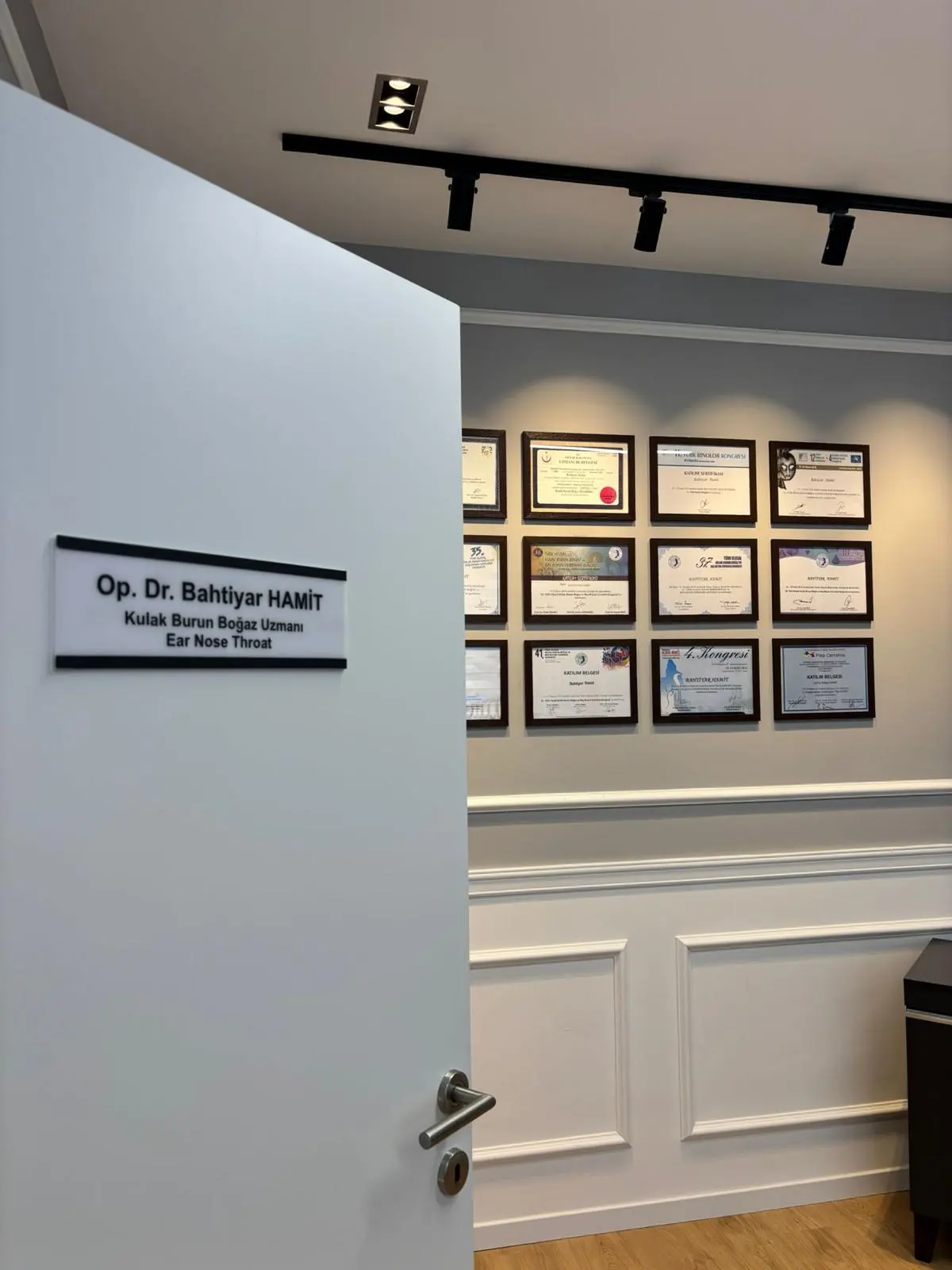 Von der Klinik bereitgestelltes Foto von Dr. Bahtiyar Hamit