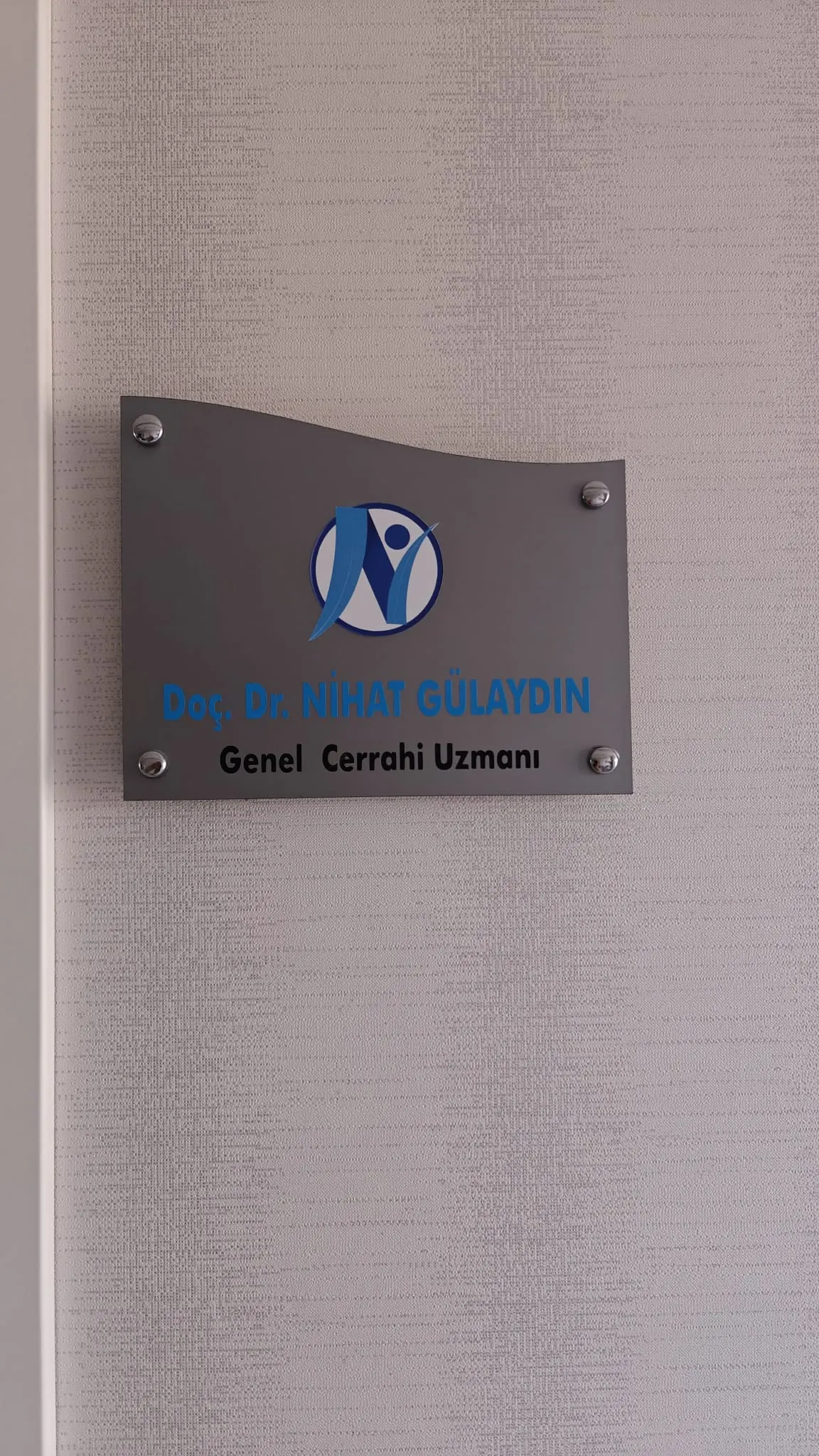Clinic-provided photograph of Assoc. Prof. Dr Nihat Gülaydın