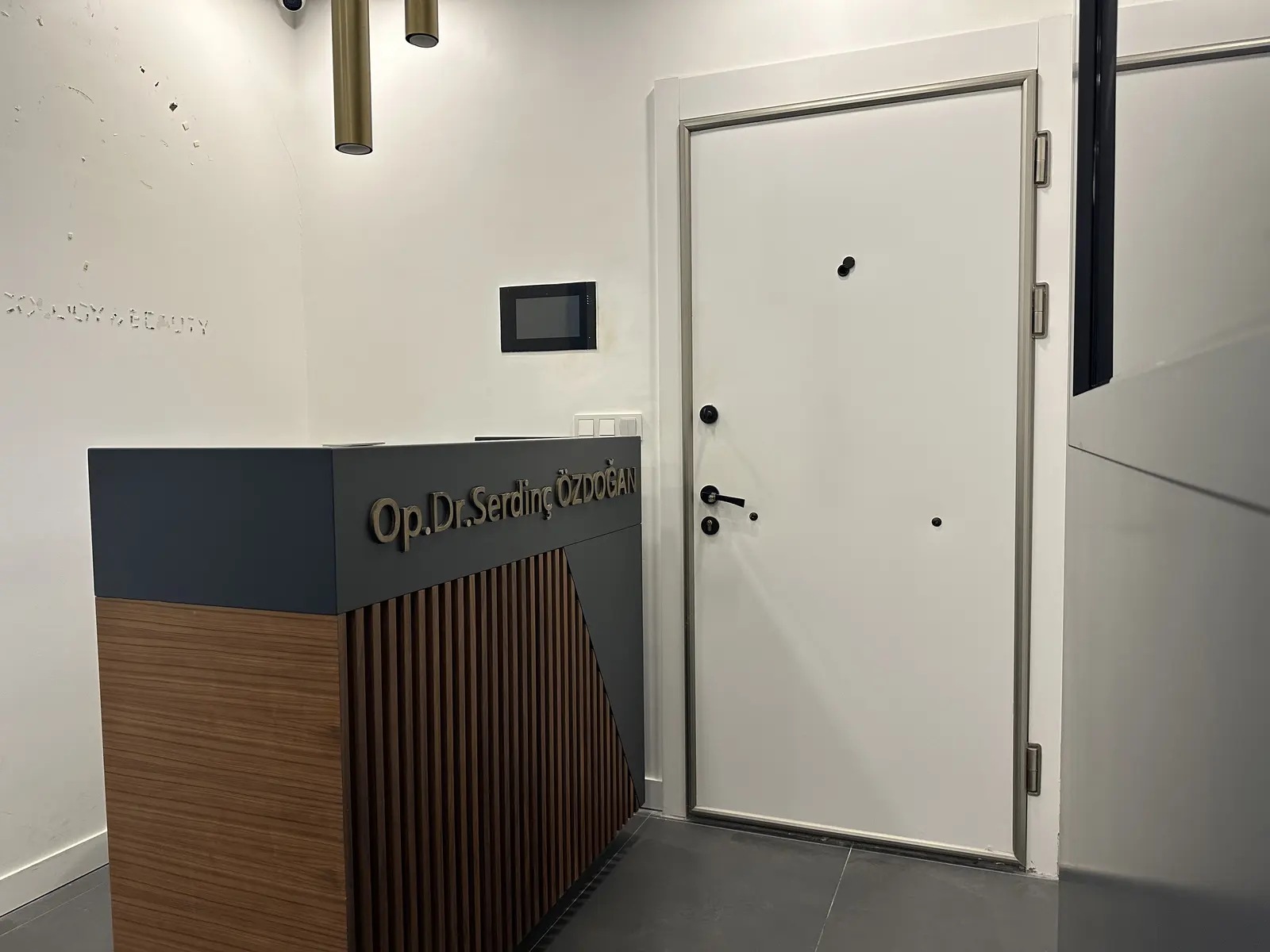 Von der Klinik bereitgestelltes Foto von Dr. Serdinç Özdoğan