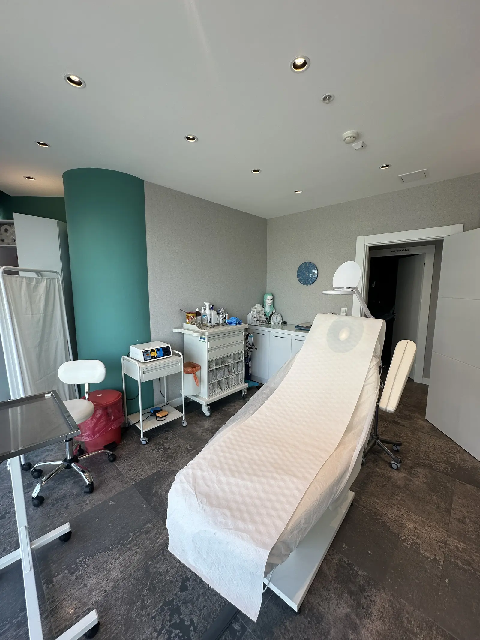 Clinic-provided photograph of Assoc. Prof. Dr Koray Gürsoy