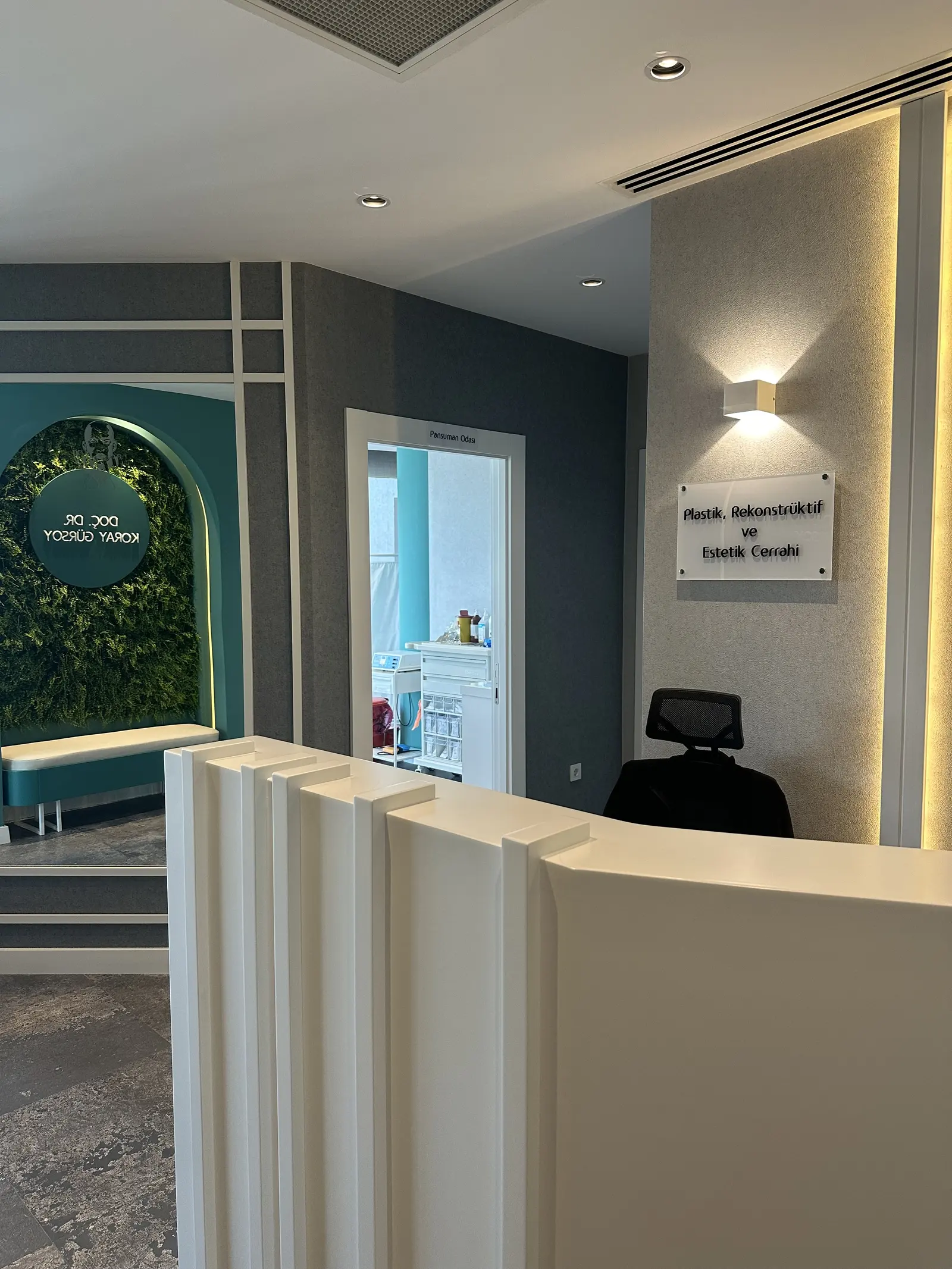 Clinic-provided photograph of Assoc. Prof. Dr Koray Gürsoy