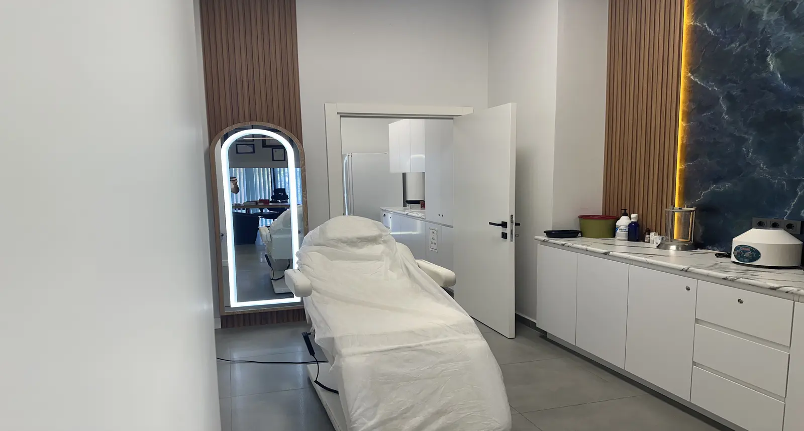 Clinic-provided photograph of Dr Musa Burak Çatalkaya