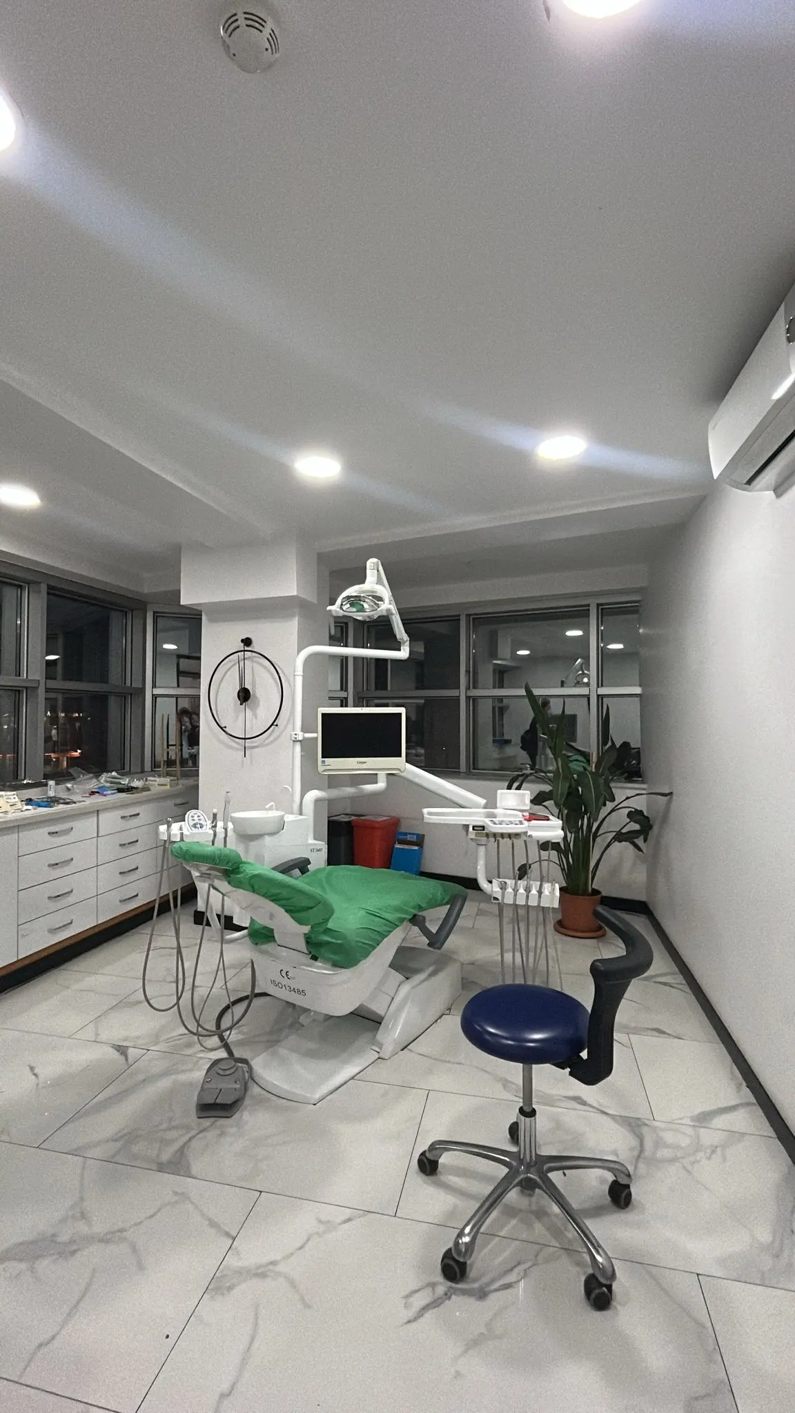 Clinic-provided photograph of Dent-İ Delil
