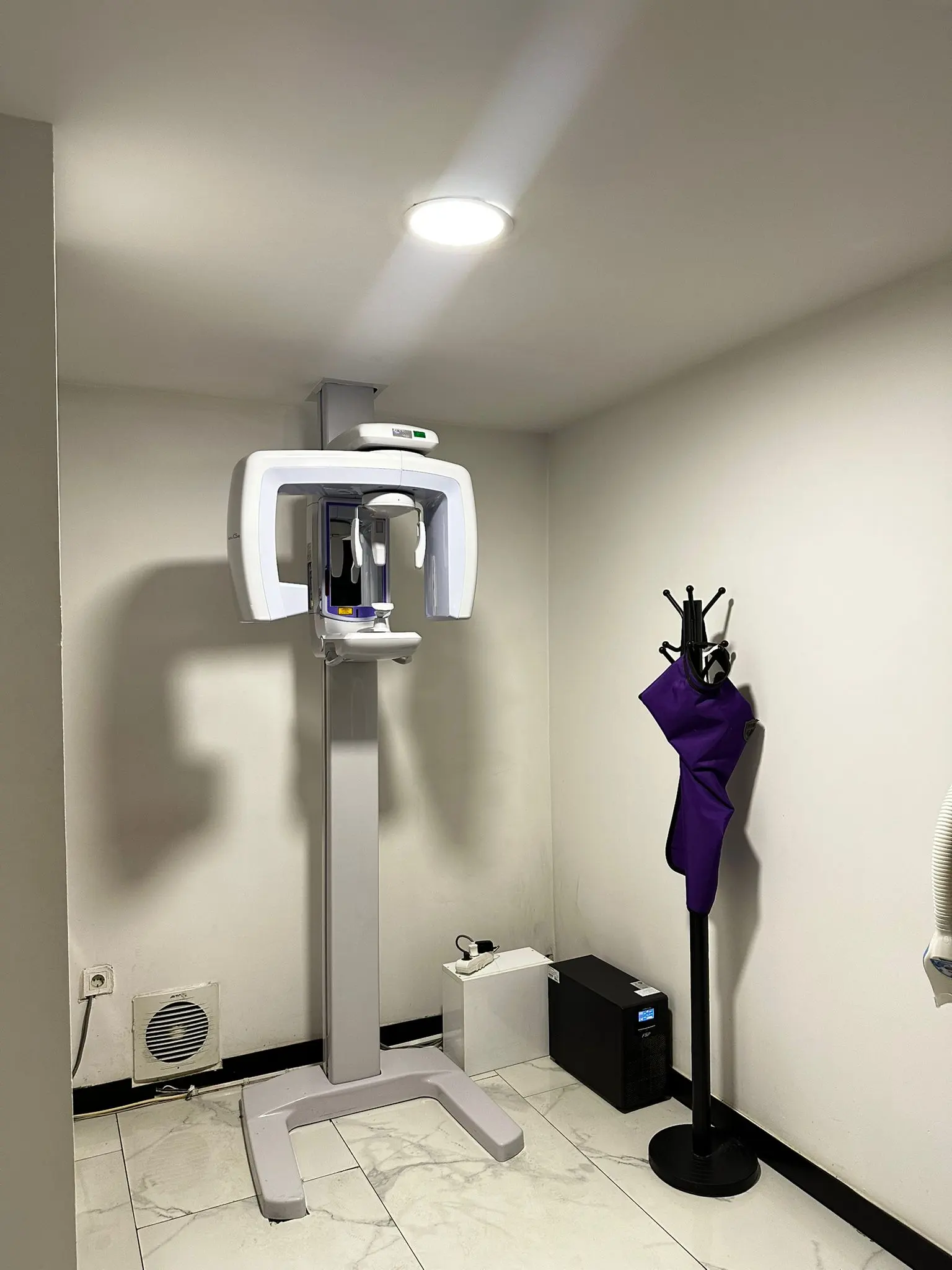 Clinic-provided photograph of Dent-İ Delil