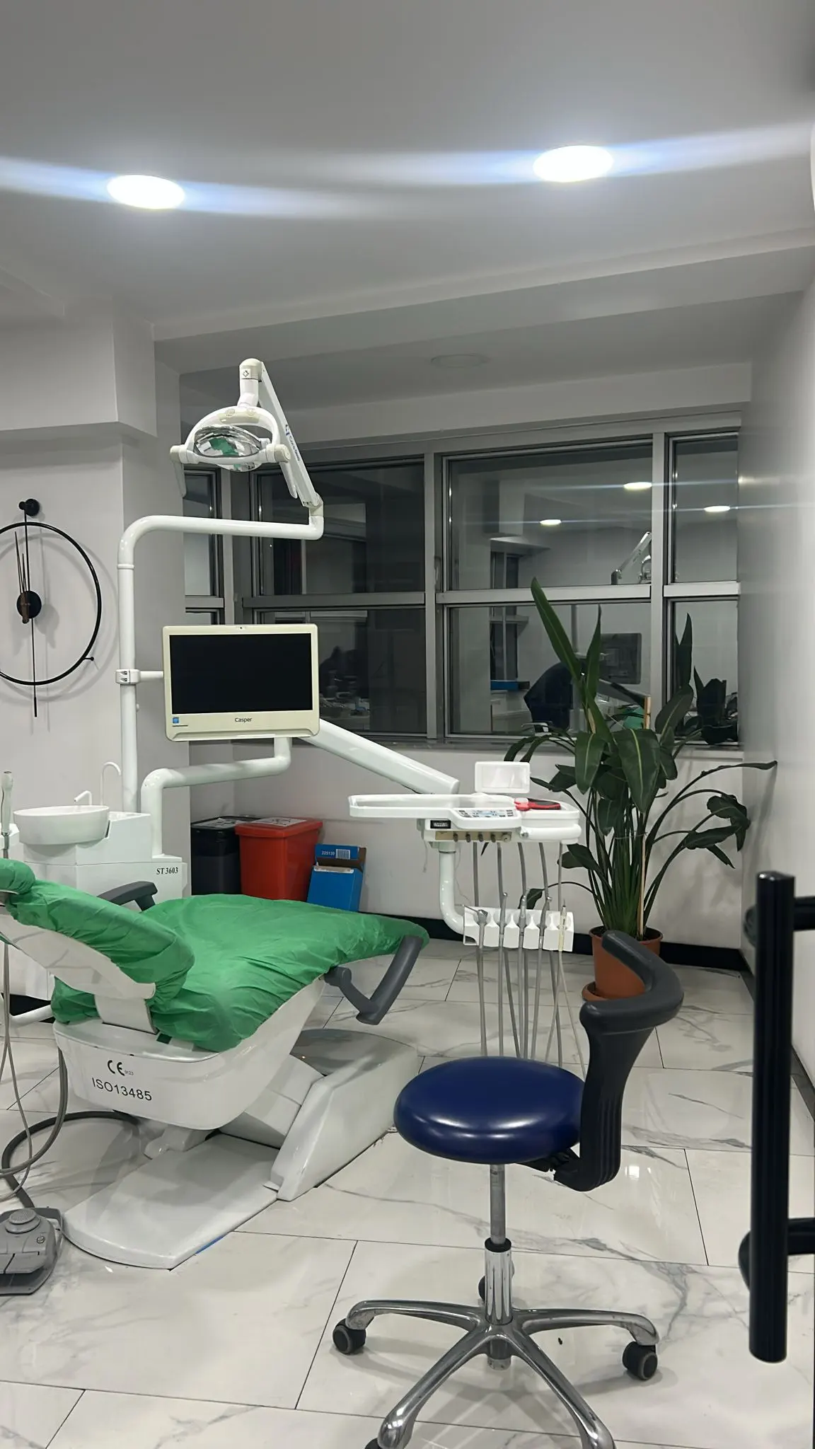 Clinic-provided photograph of Dent-İ Delil