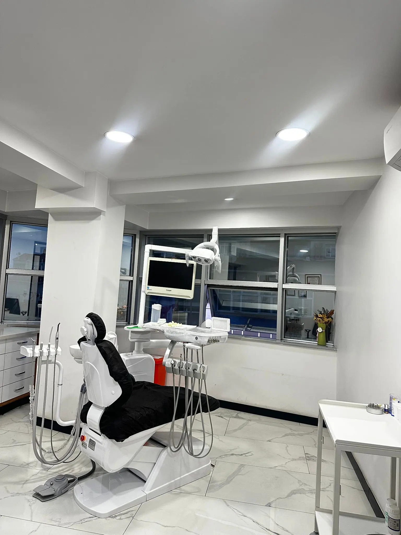 Clinic-provided photograph of Dent-İ Delil