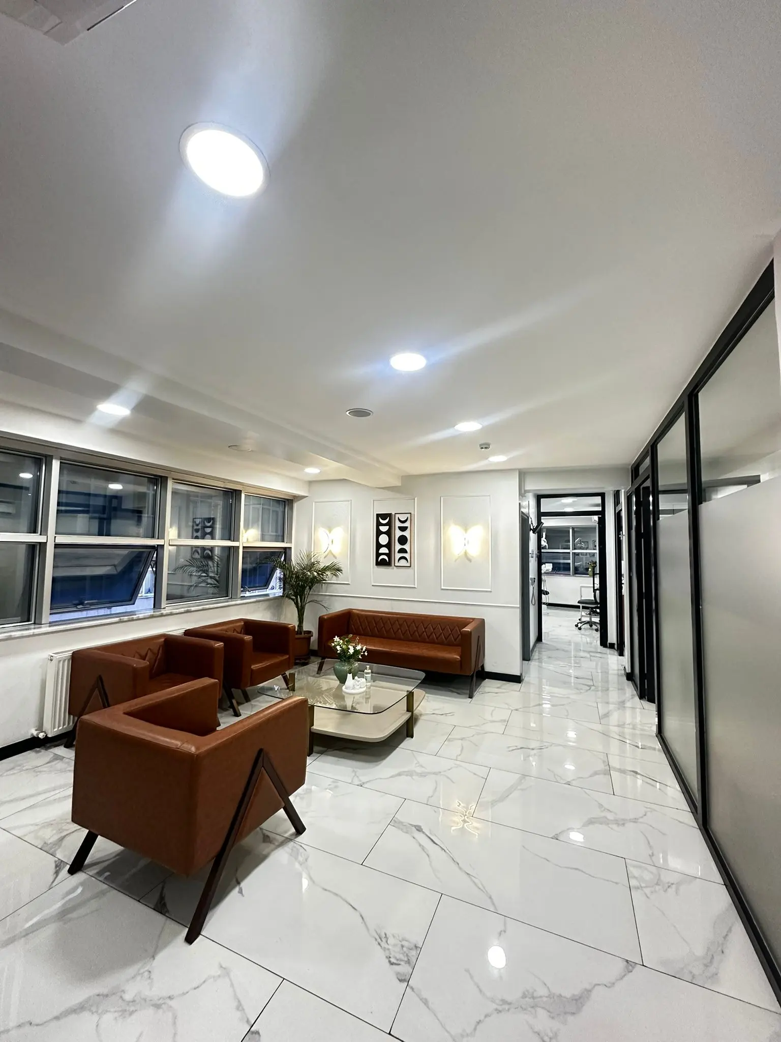 Clinic-provided photograph of Dent-İ Delil