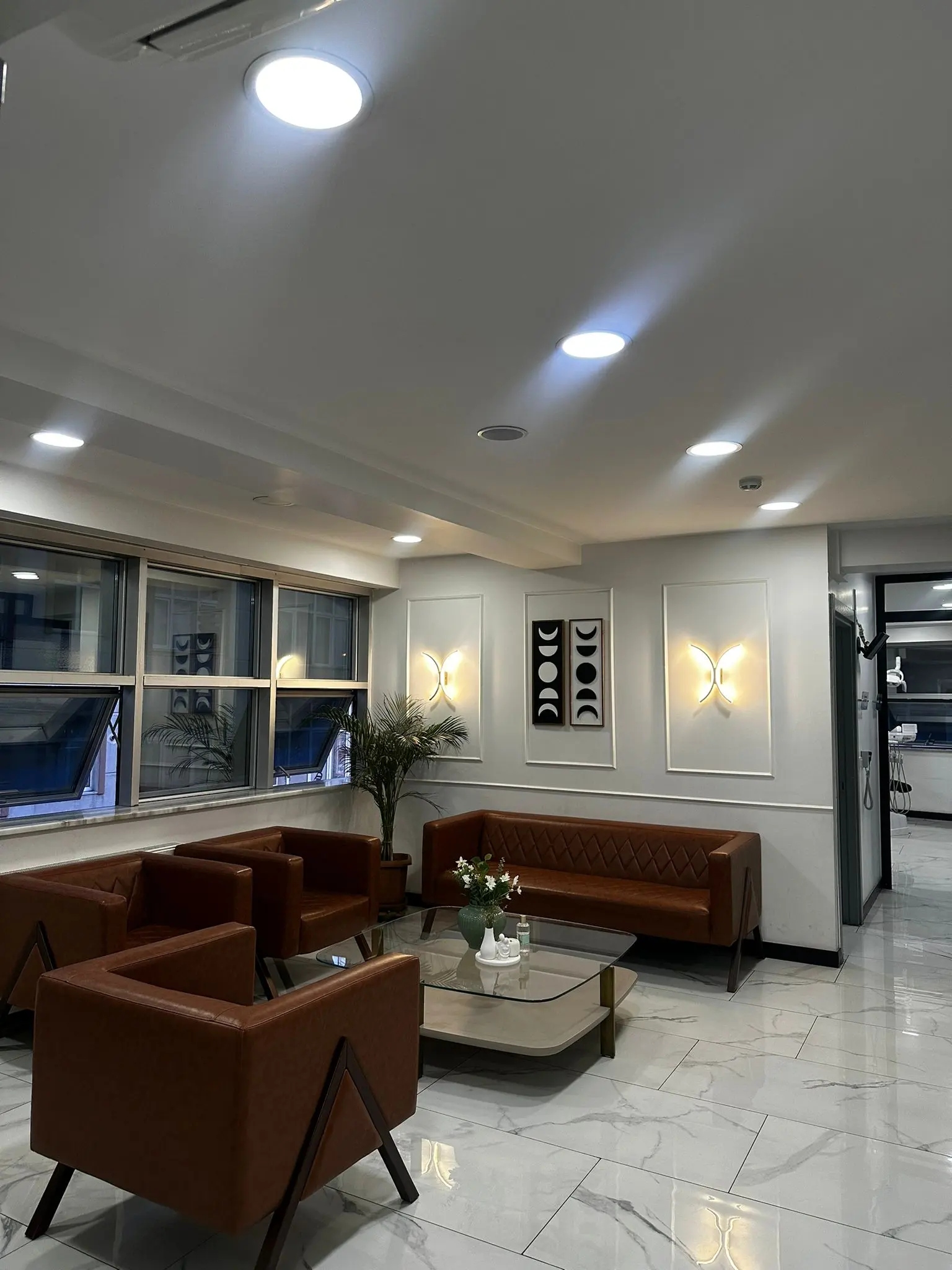 Clinic-provided photograph of Dent-İ Delil