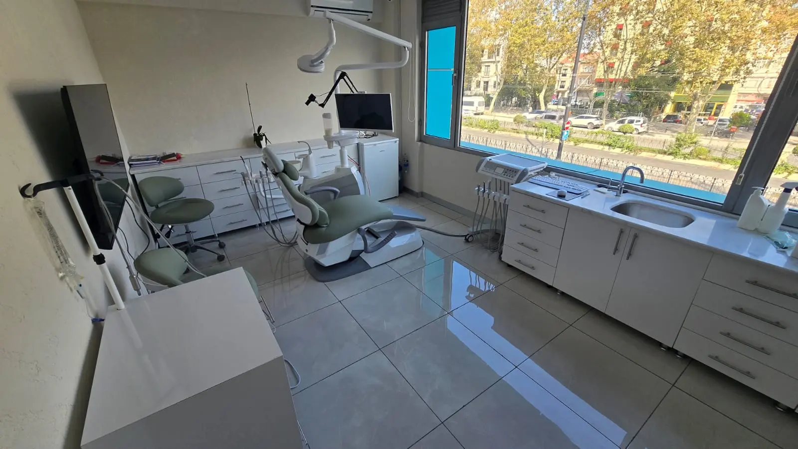 Clinic-provided photograph of Eliz Dental Clinic