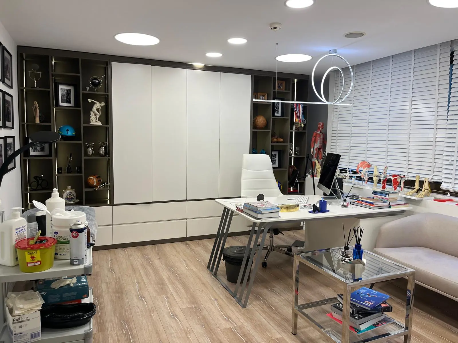 Clinic-provided photograph of Dr Utku Erdem Özer