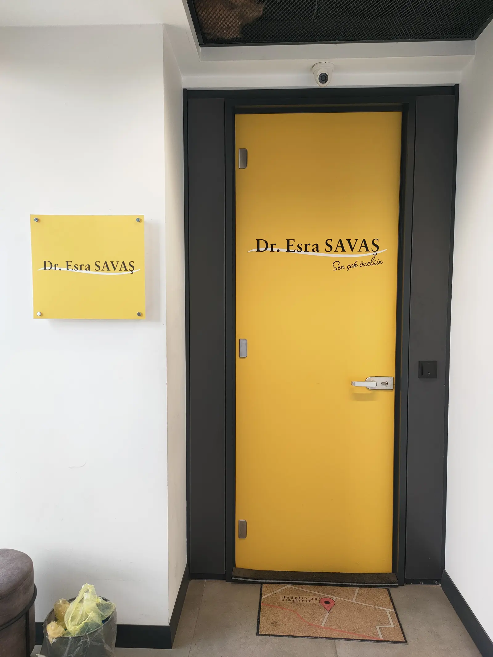 Clinic-provided photograph of Dr Esra Savaş