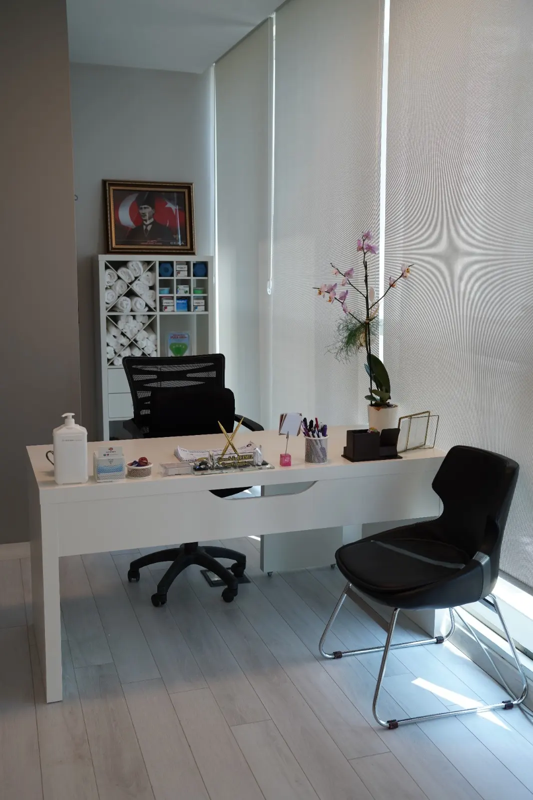 Clinic-provided photograph of Dr Ahmet Savran
