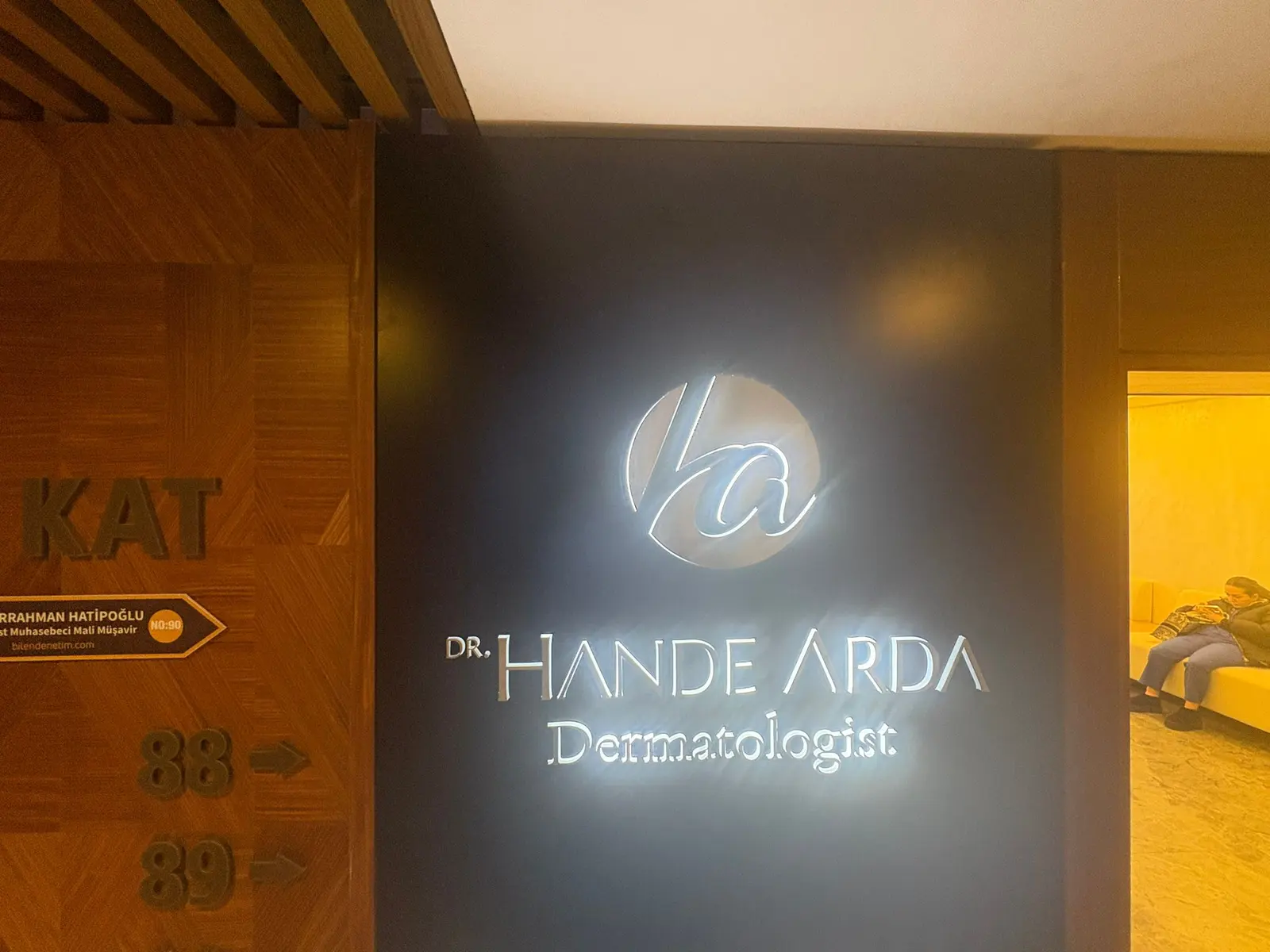 Clinic-provided photograph of Dr Hande Arda