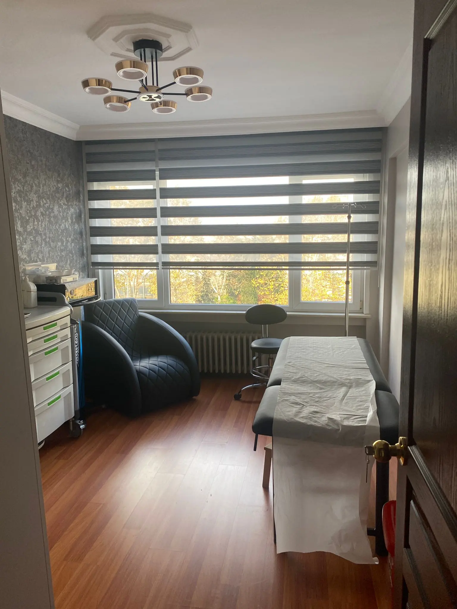 Clinic-provided photograph of Dr Hüseyin Kavak