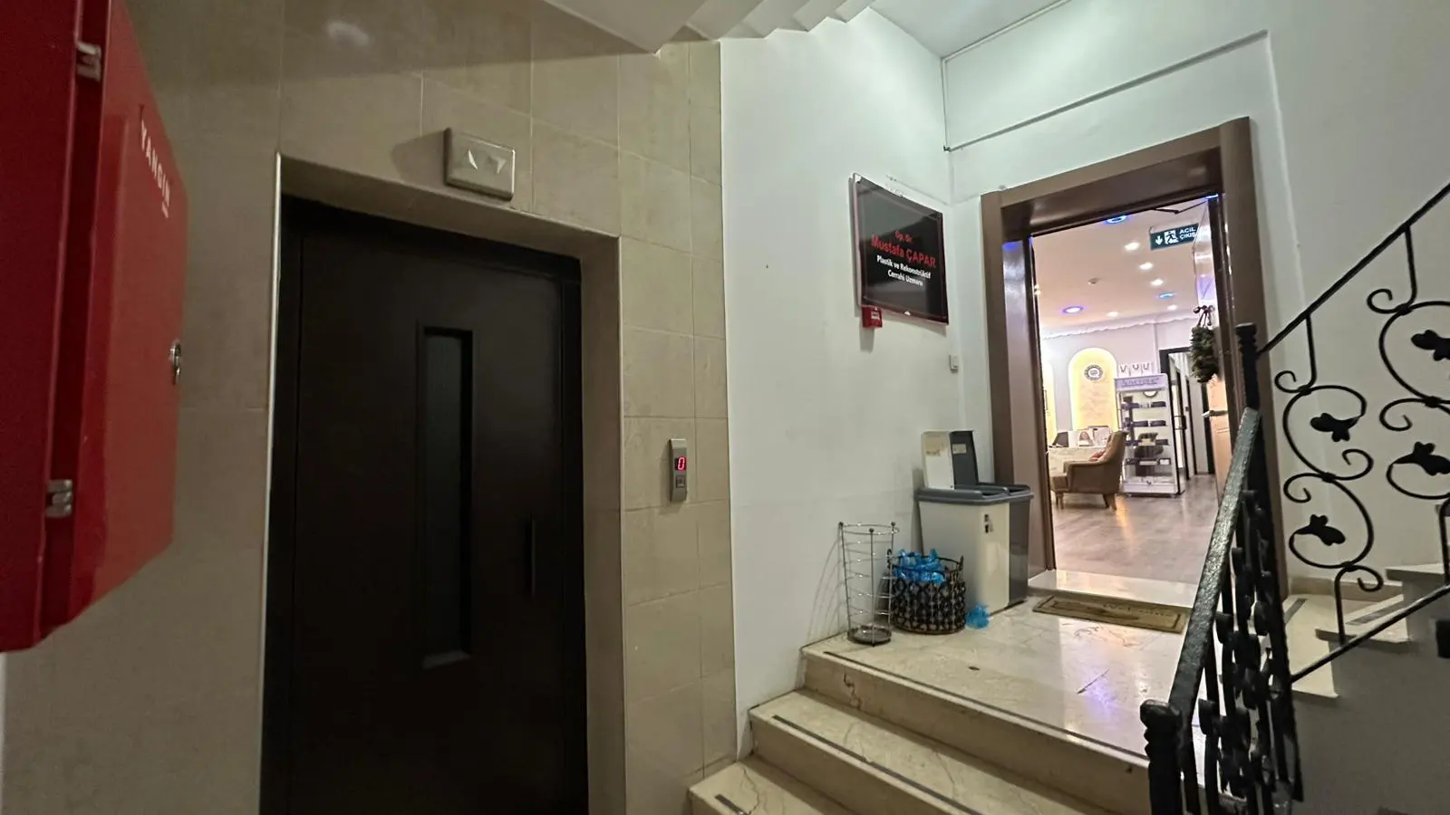 Clinic-provided photograph of Dr Mustafa Çapar