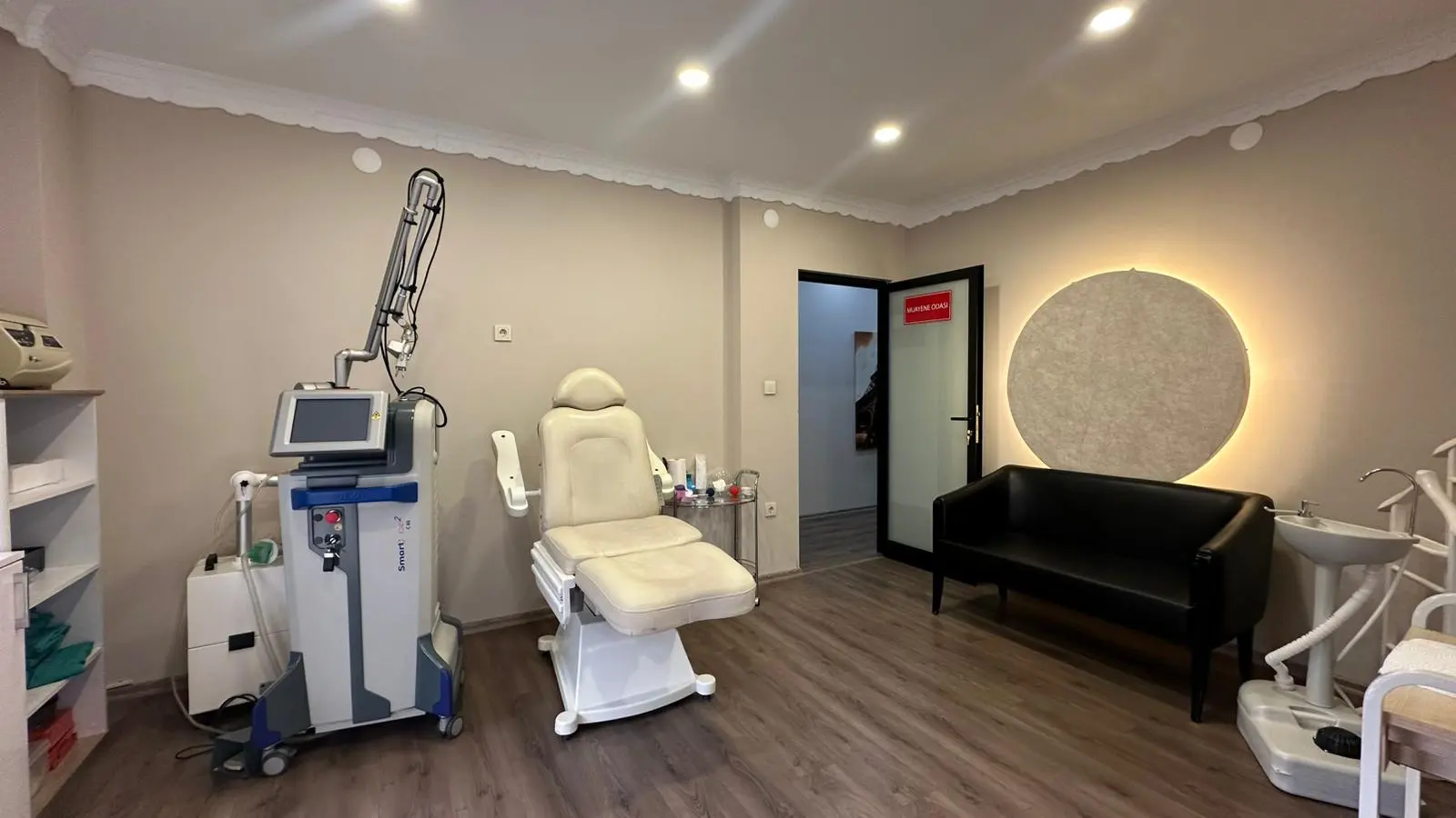 Clinic-provided photograph of Dr Mustafa Çapar