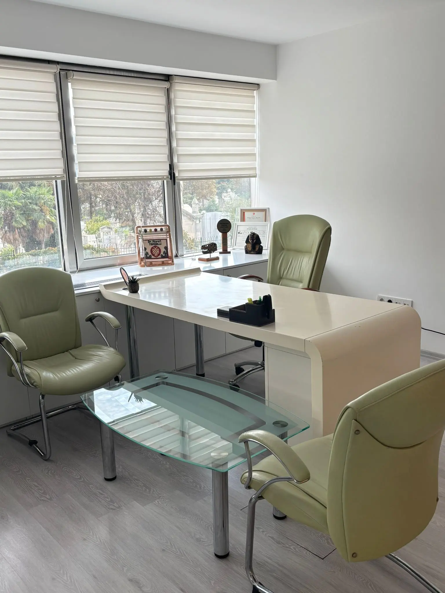 Clinic-provided photograph of Dr Murat Topoğlu