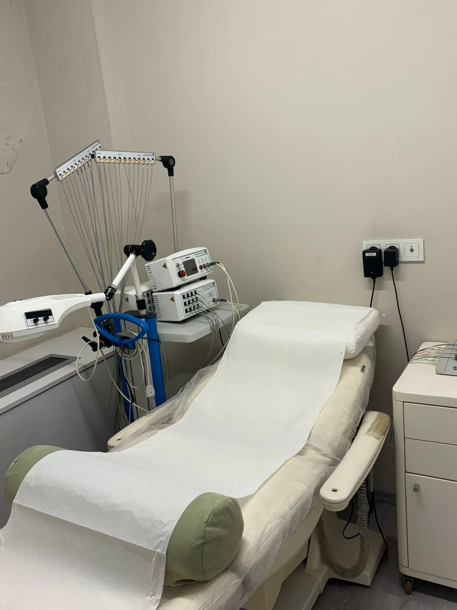 Clinic-provided photograph of Dr Murat Topoğlu