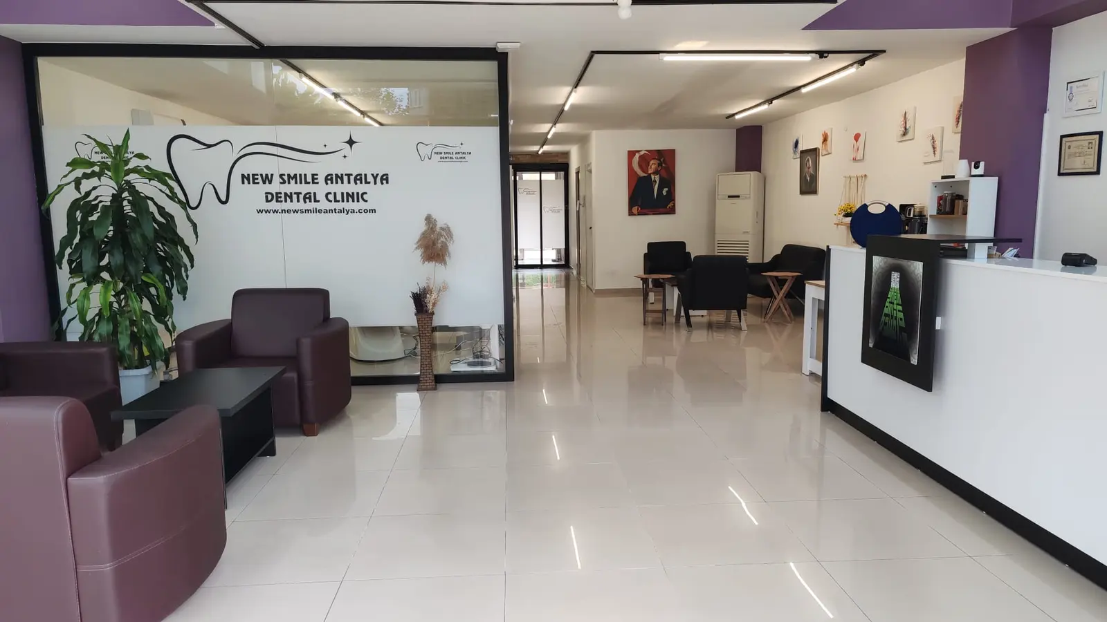 Clinic-provided photograph of Dr Ekmel Karaismailoğlu