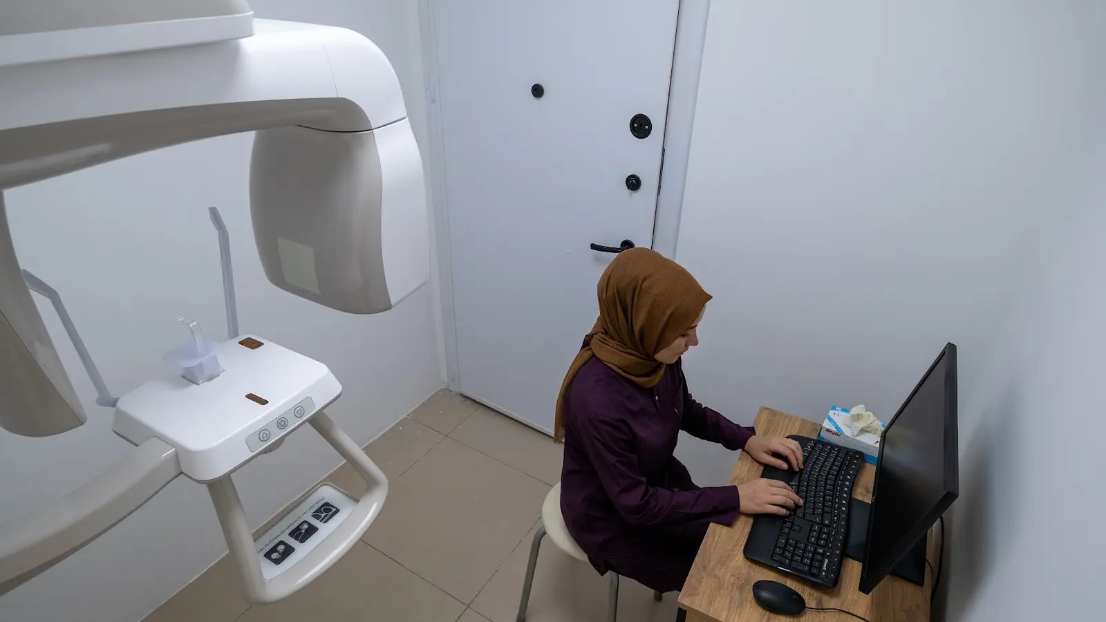 Clinic-provided photograph of Dr Ekmel Karaismailoğlu