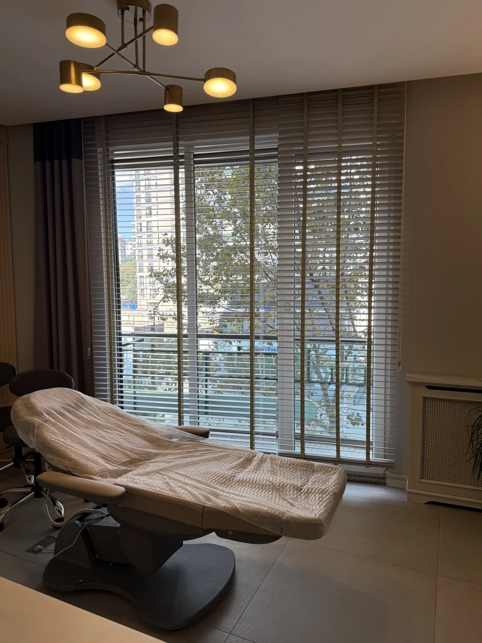 Clinic-provided photograph of Dr Mustafa Ekrem Güleş