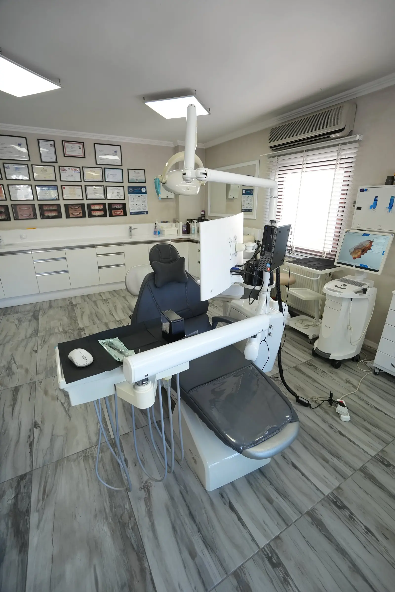 Von der Klinik bereitgestelltes Foto von Estelite Zahnklinik
