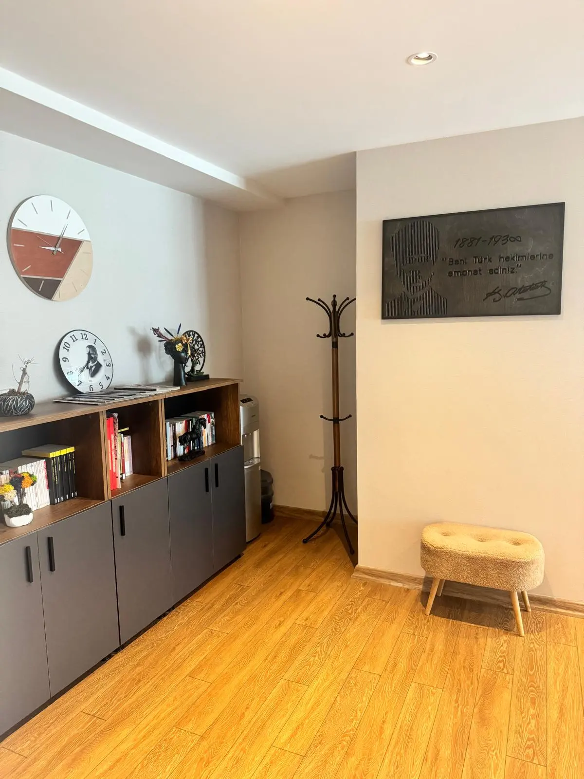 Clinic-provided photograph of Assoc. Prof. Dr Mutlu Ünver