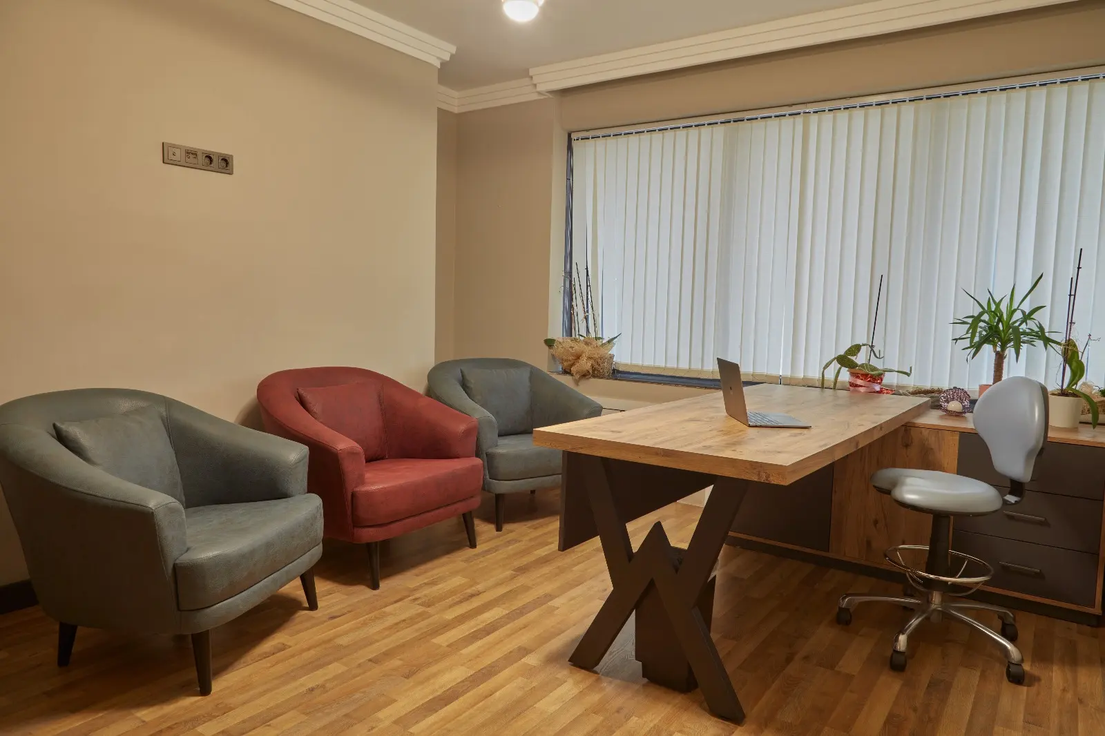 Clinic-provided photograph of Prof. Dr Umuttan Doğan