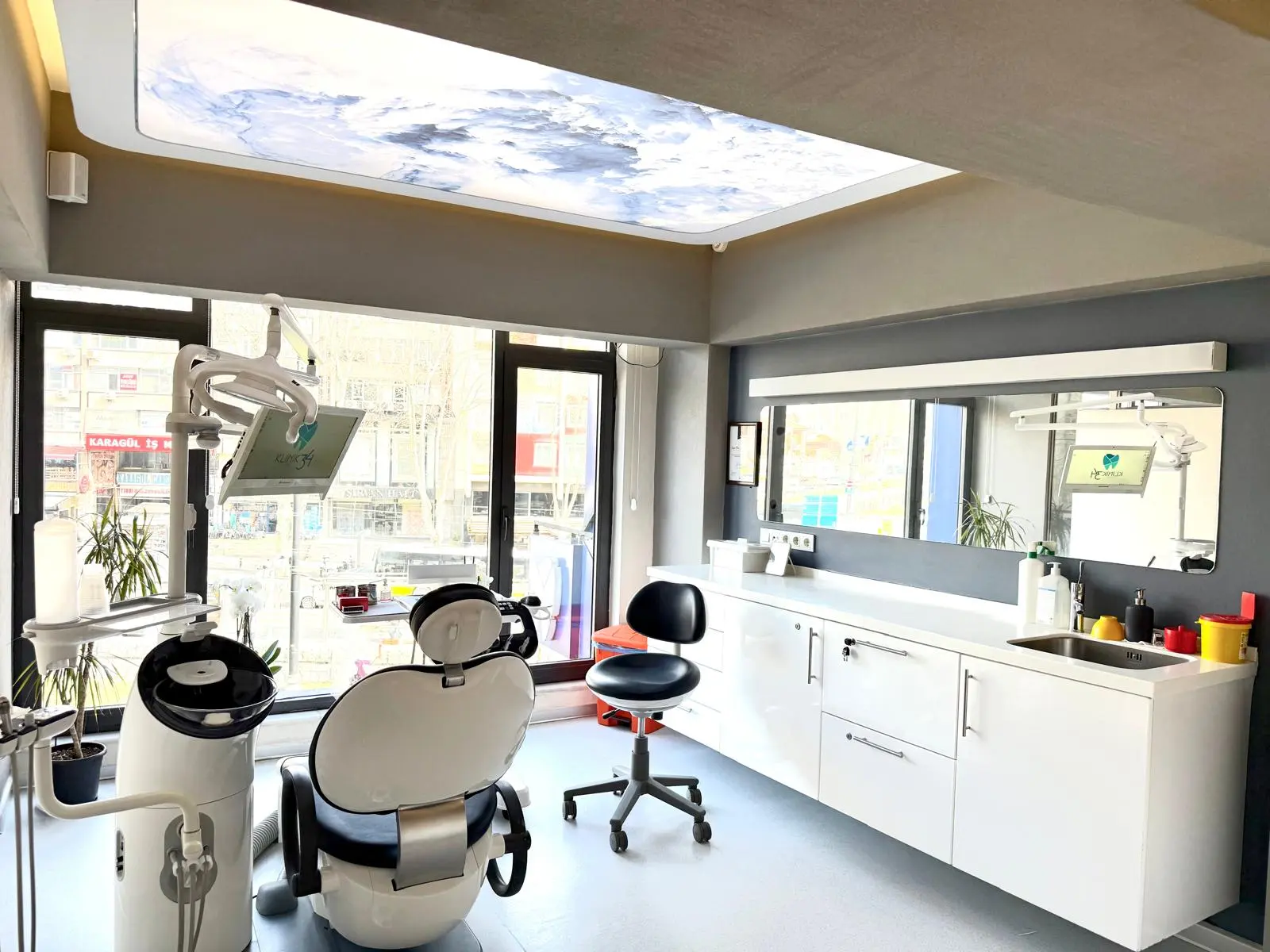 Von der Klinik bereitgestelltes Foto von 34 Zahnklinik