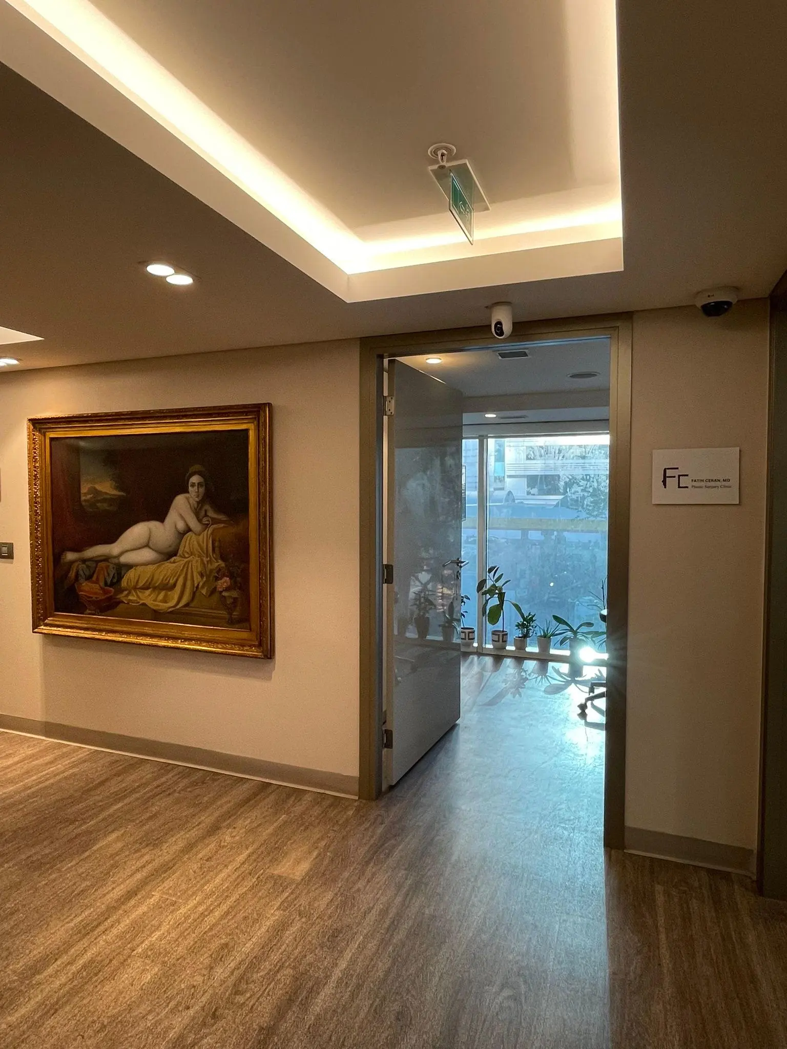 Clinic-provided photograph of Dr Fatih Ceran