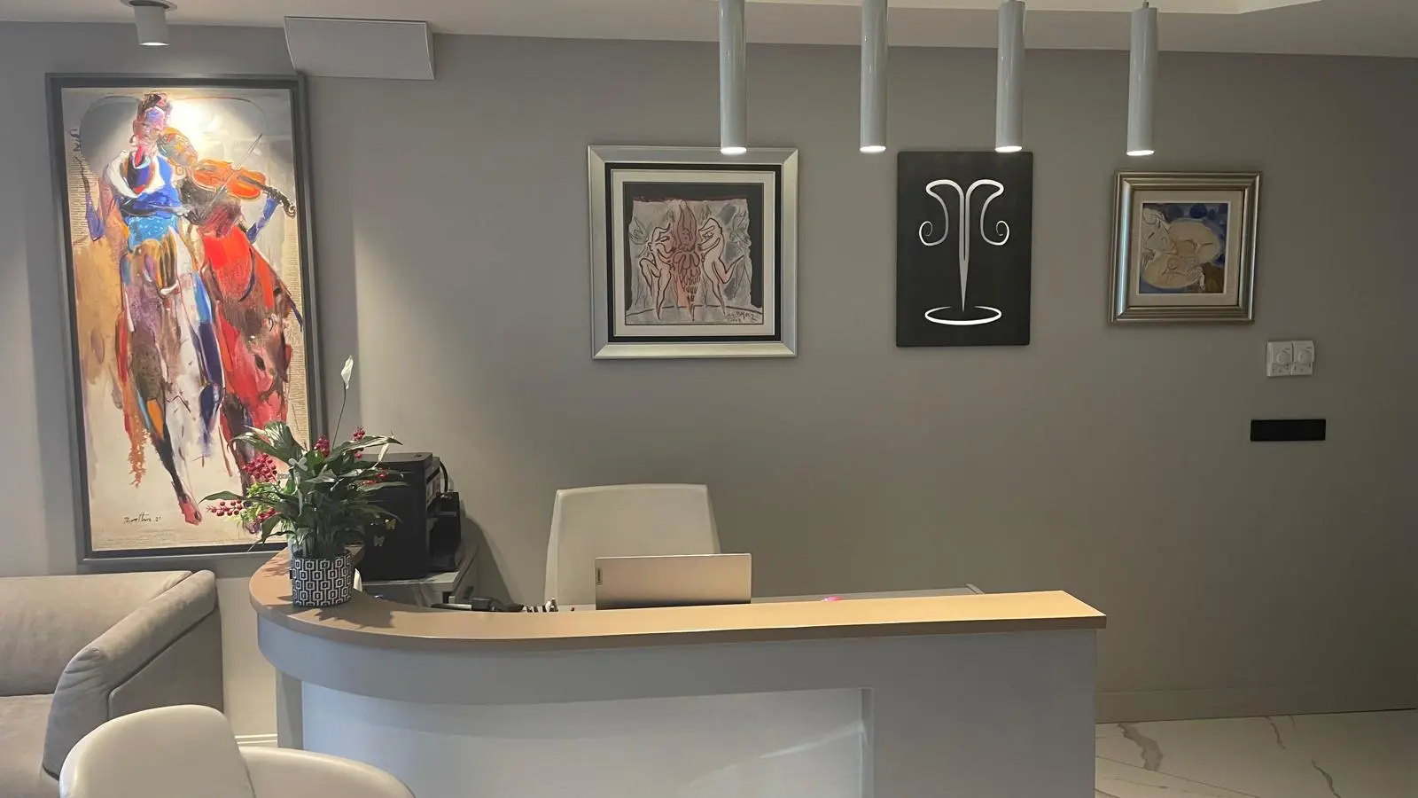 Clinic-provided photograph of Prof. Dr Tuncay Özçelik