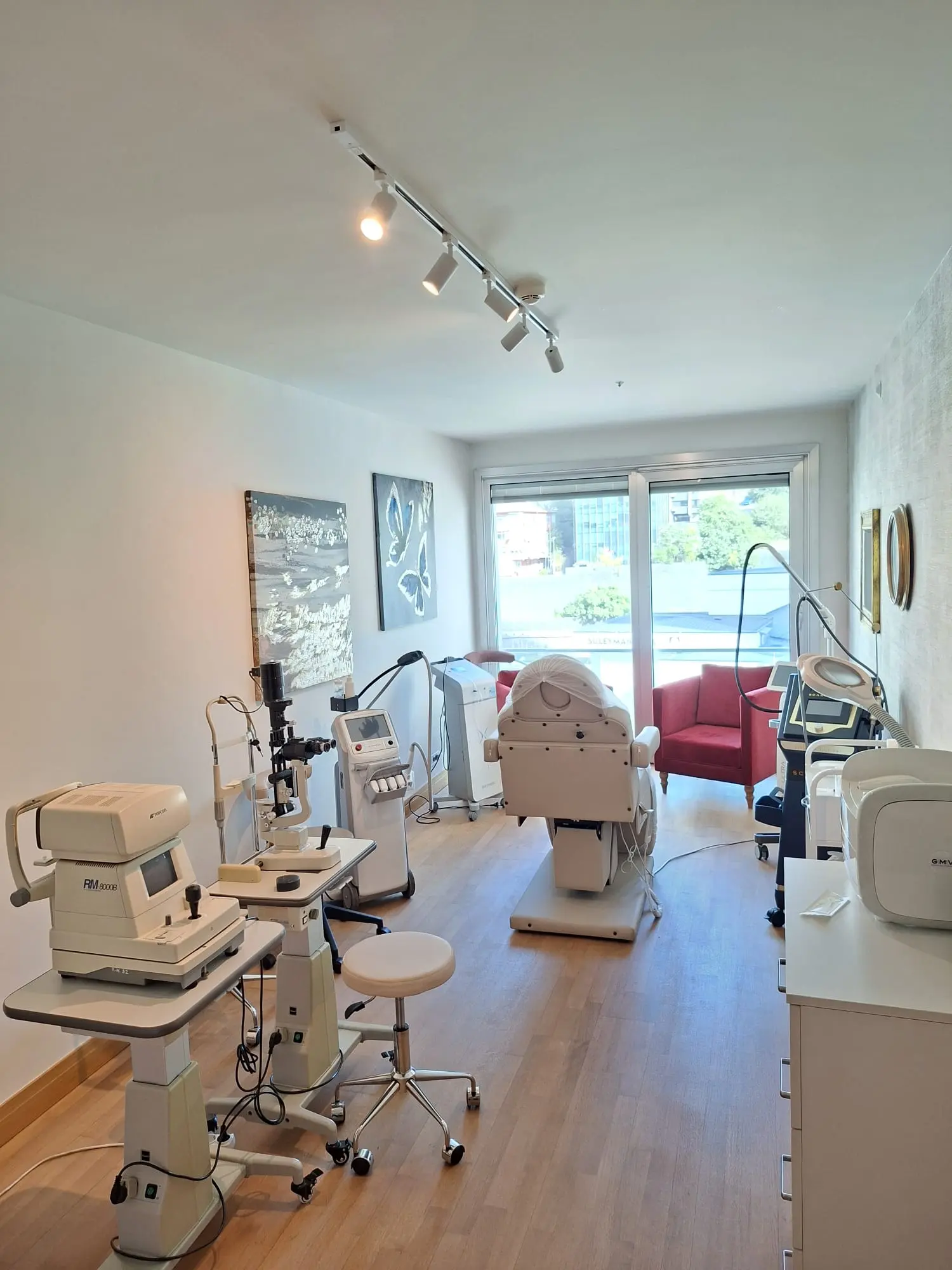 Clinic-provided photograph of Dr Hanzade Kocatürk (Şener)