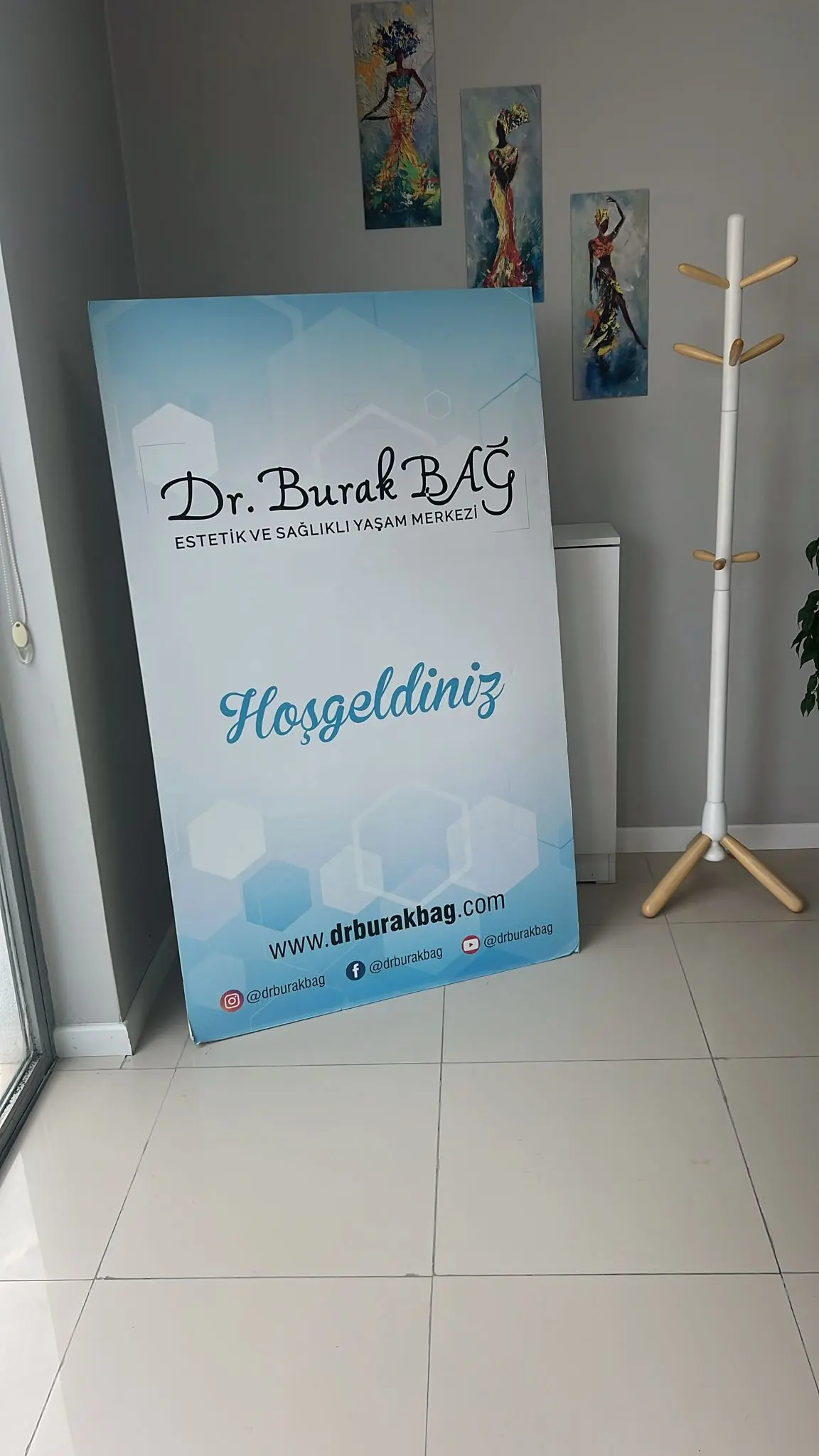 Clinic-provided photograph of Dr Burak Bağ