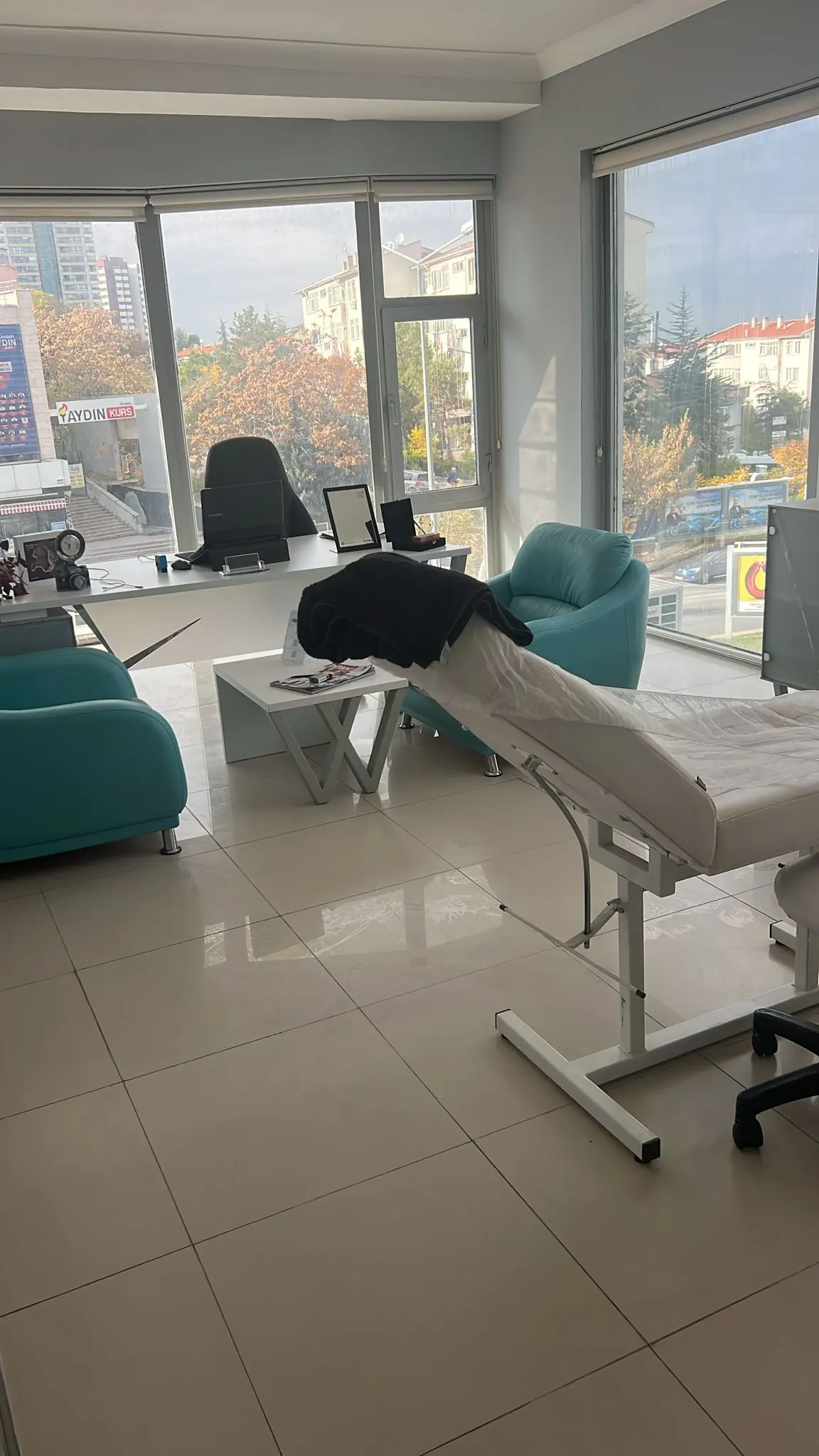 Clinic-provided photograph of Dr Burak Bağ