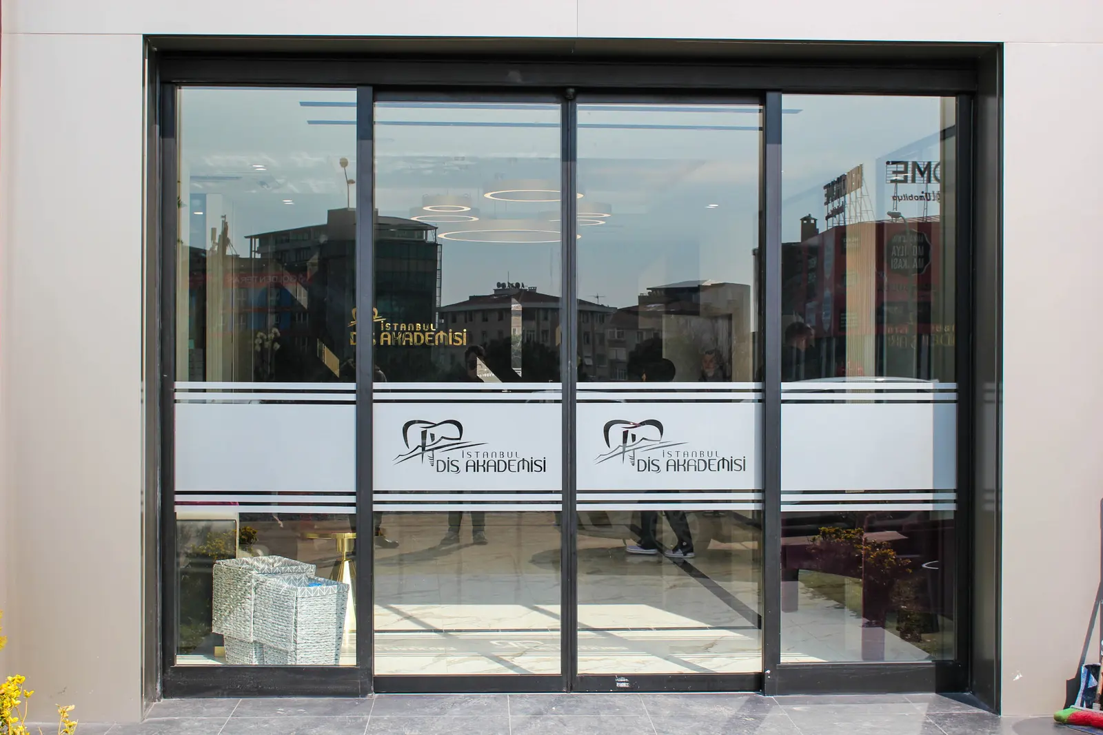 Clinic-provided photograph of İstanbul Dental Academy